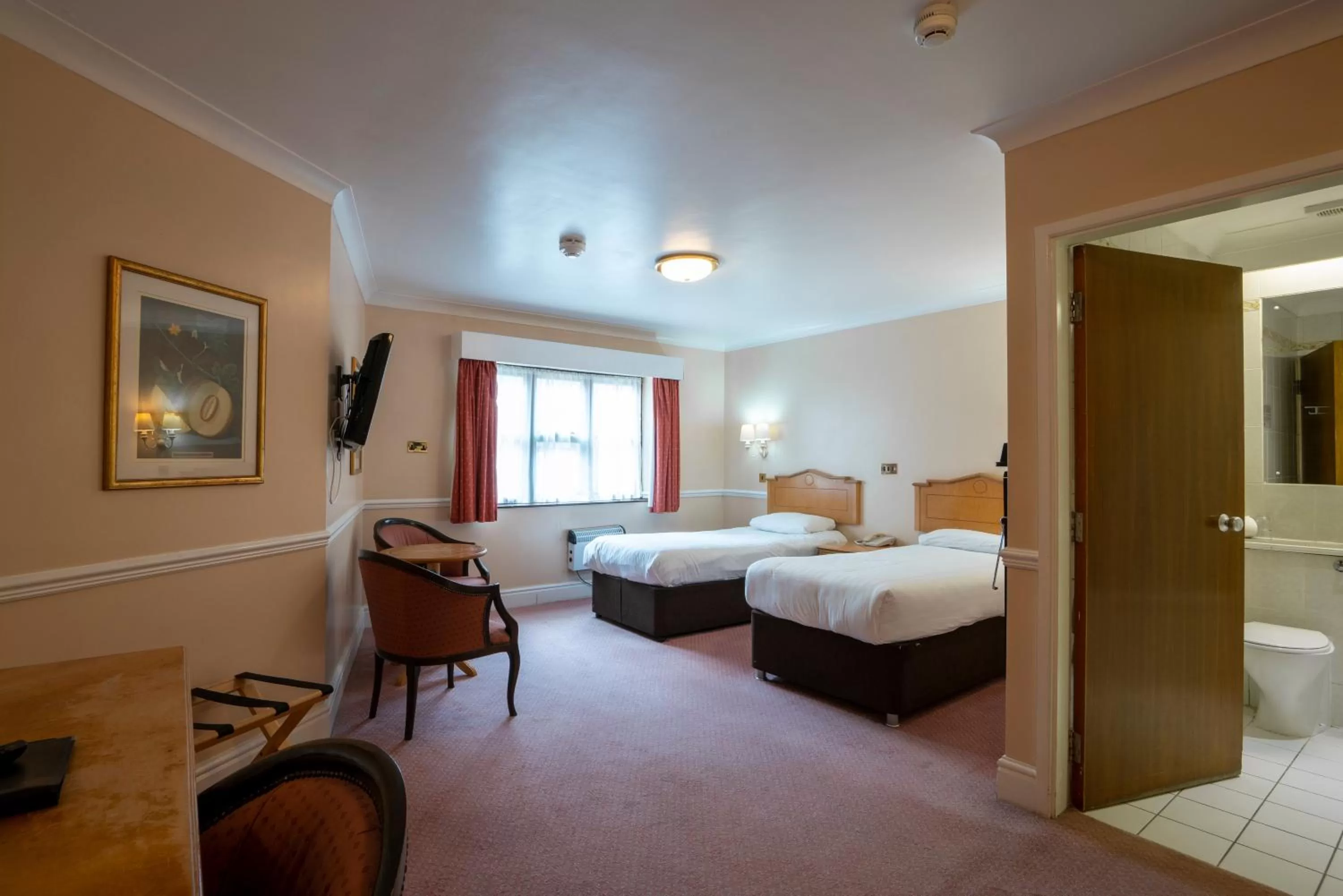 Bedroom, Bed in Beaufort Park Hotel