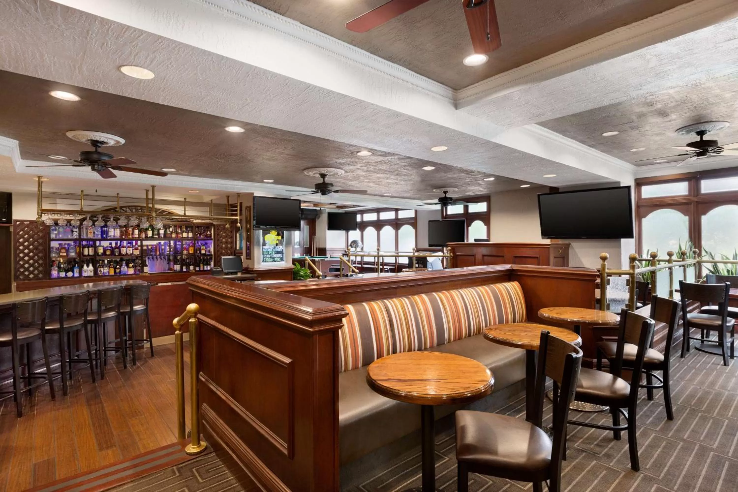 Lounge or bar in Embassy Suites by Hilton Dallas DFW Airport South