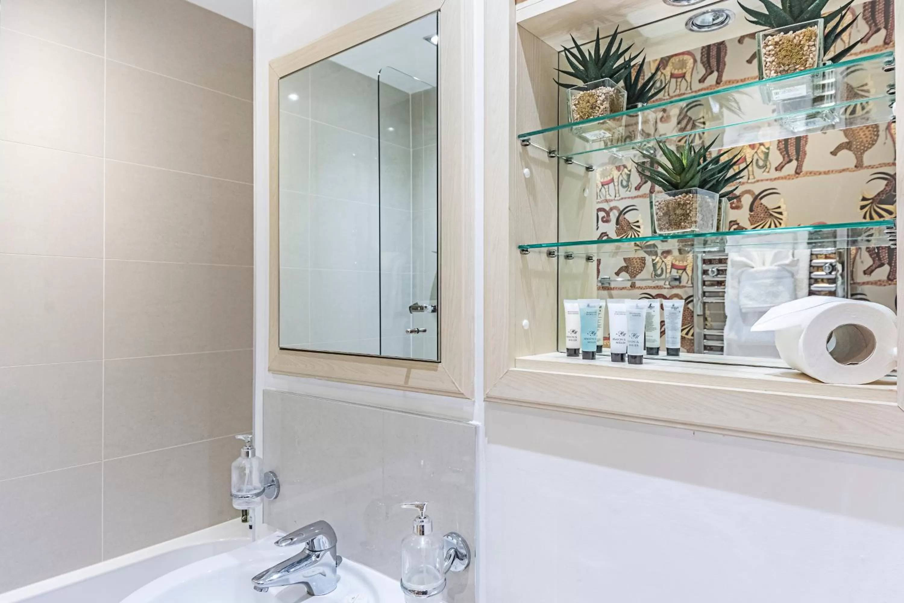 Bathroom in Canary Wharf - Luxury Apartments