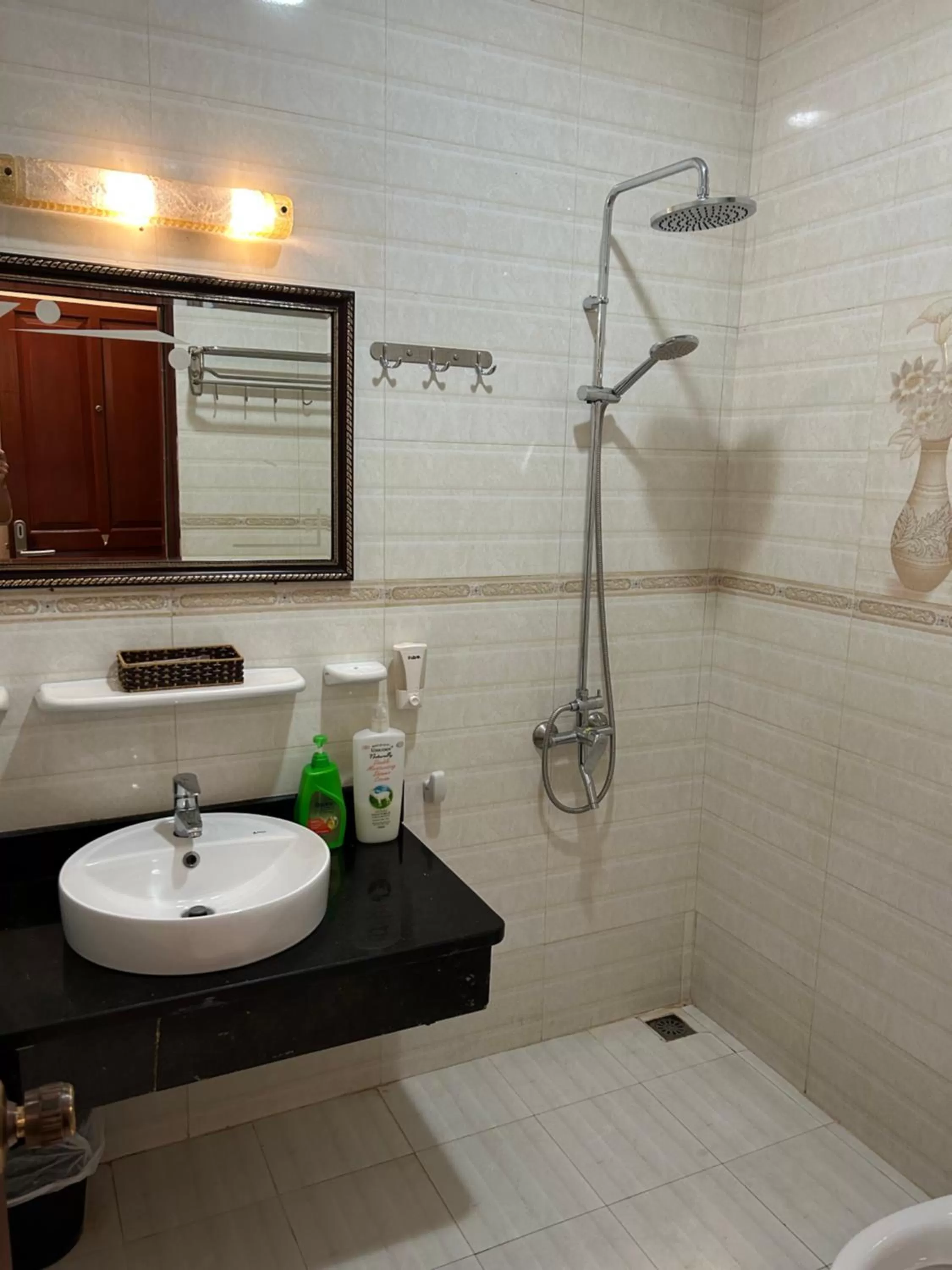 Bathroom in HaLong Starlight Inn & Travel