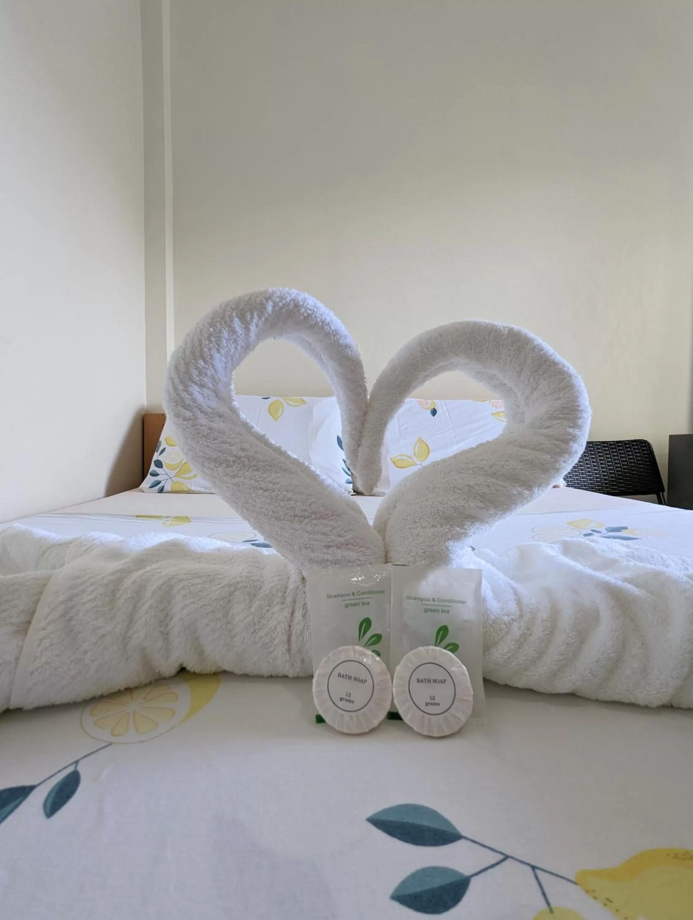 Bed in Charlina Inn Panglao