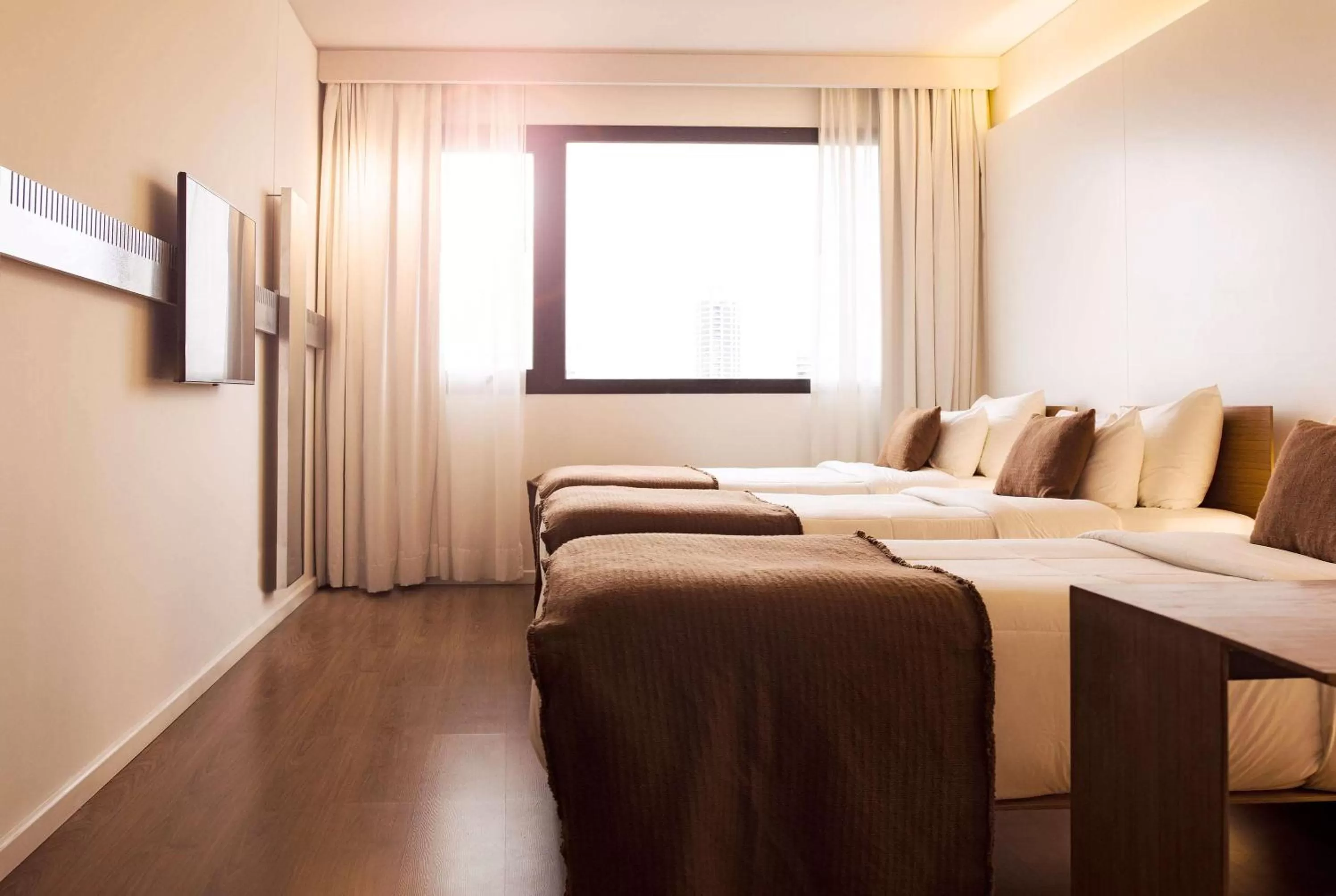 Photo of the whole room, Bed in Esplendor by Wyndham Asuncion