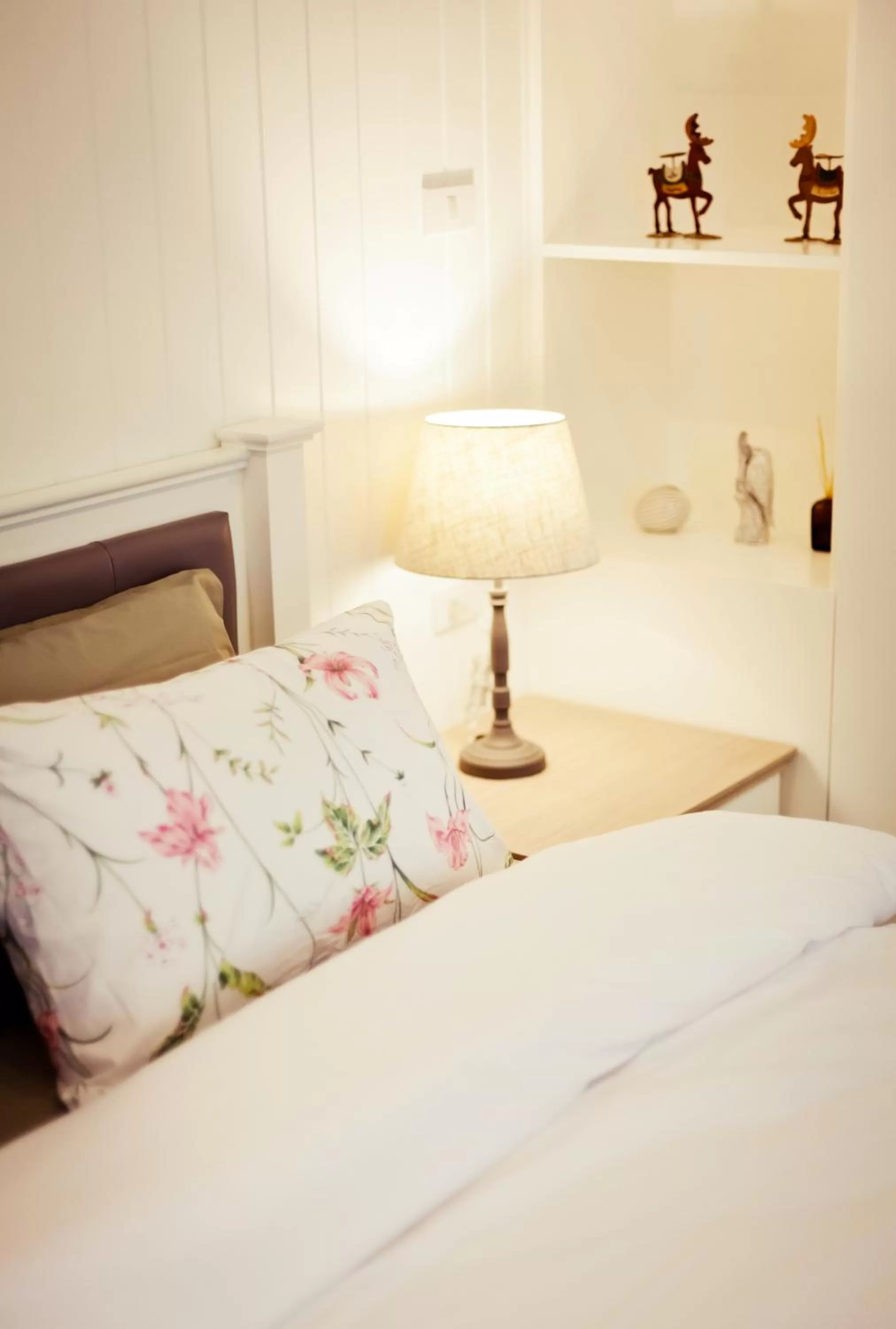 Photo of the whole room, Bed in The Eight