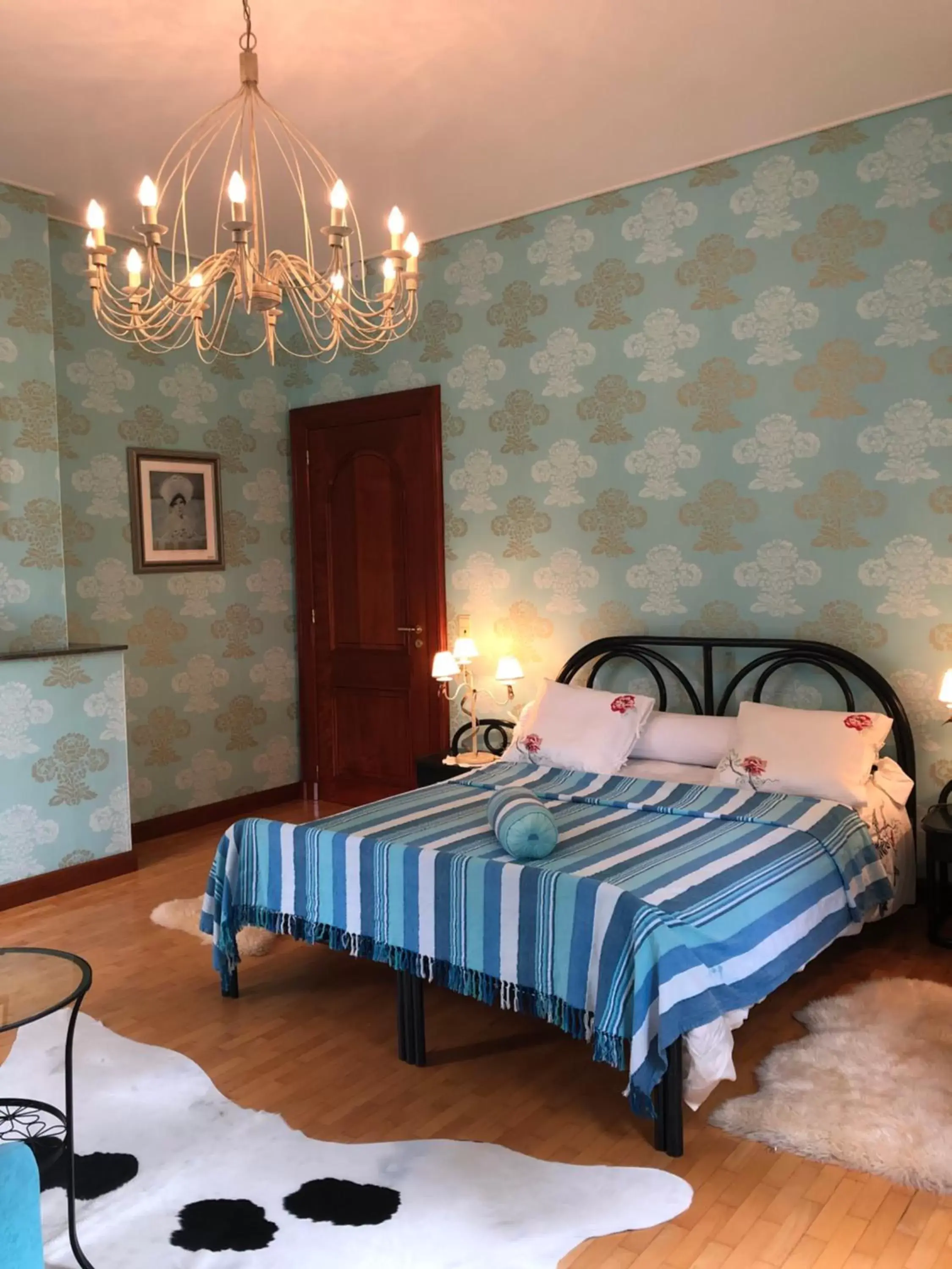 Double Room with Spa Bath in Château Les Tourelles Double Room with Spa Bath in Château Les Tourelles