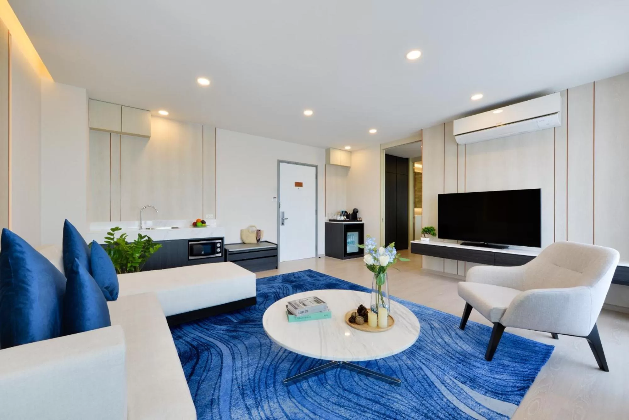 Living room in Centre Point Prime Hotel Pattaya