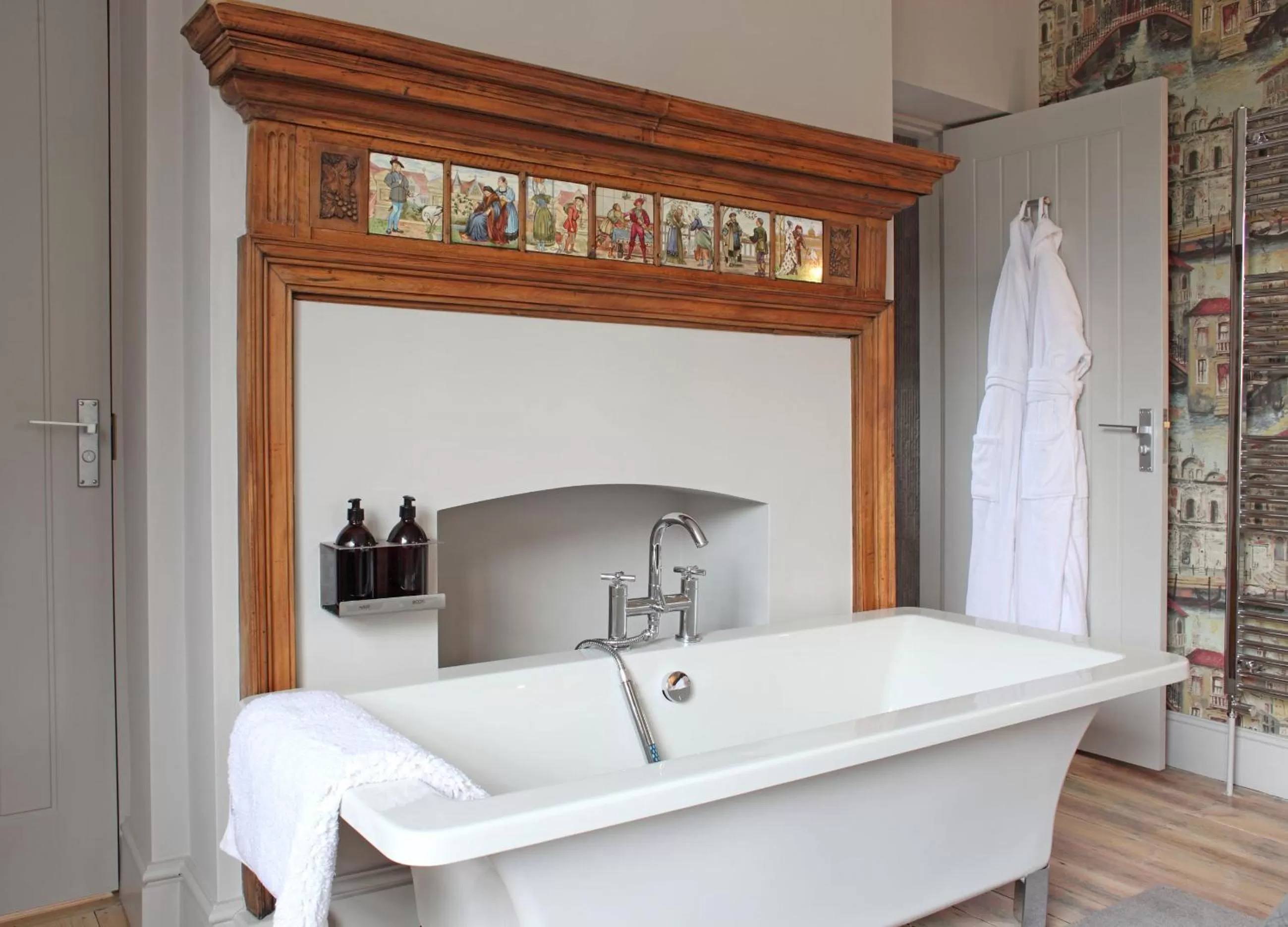 Hot Tub in No33 HUNSTANTON BOUTIQUE ROOMS