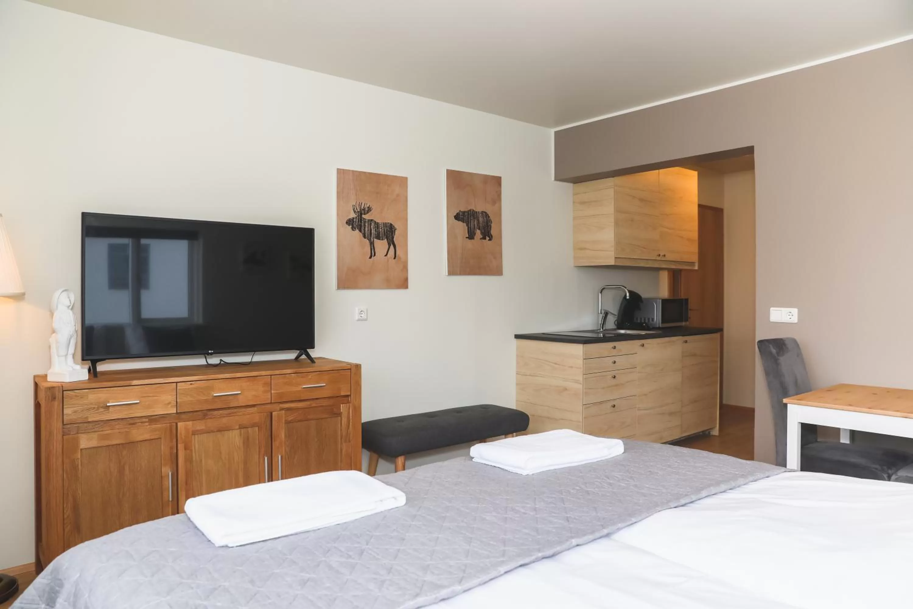 Kitchen or kitchenette in E18 Apartments