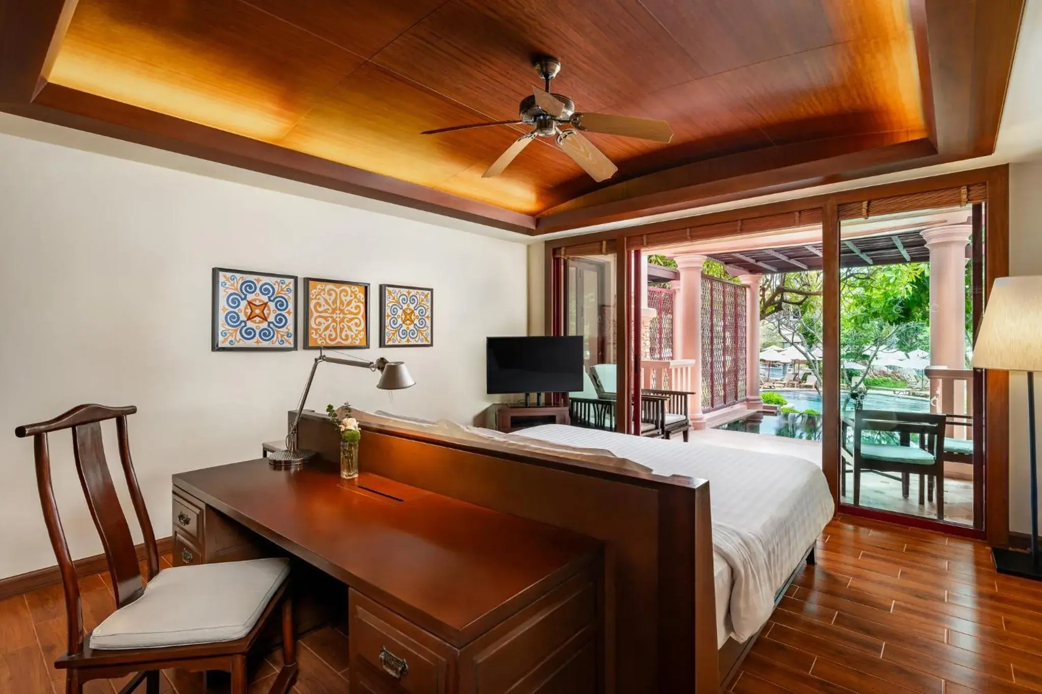 Deluxe Pool Suite - King in Centara Grand Beach Resort Phuket Deluxe Pool Suite - King in Centara Grand Beach Resort Phuket