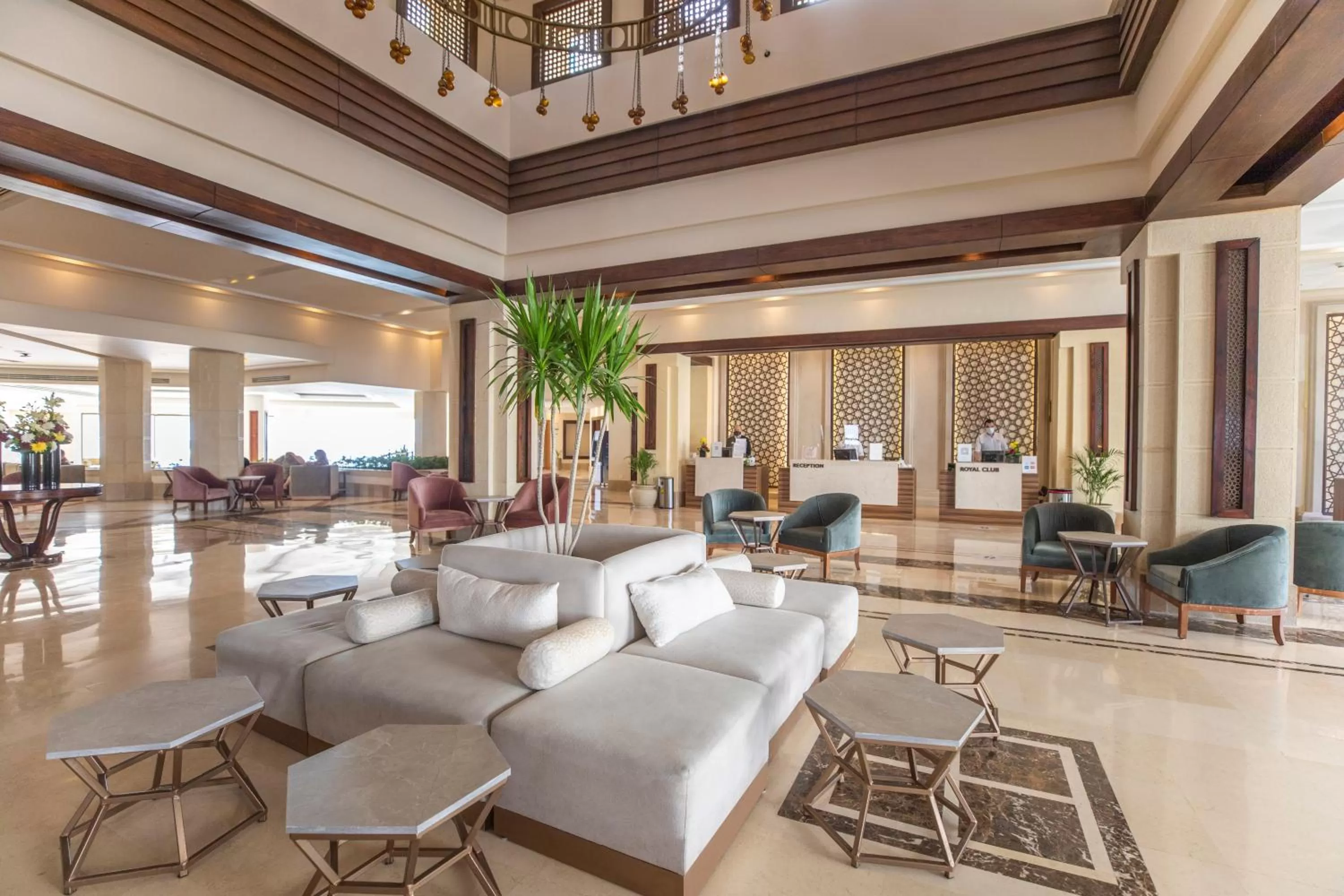 Lobby or reception in Sunrise Diamond Beach Resort -Grand Select