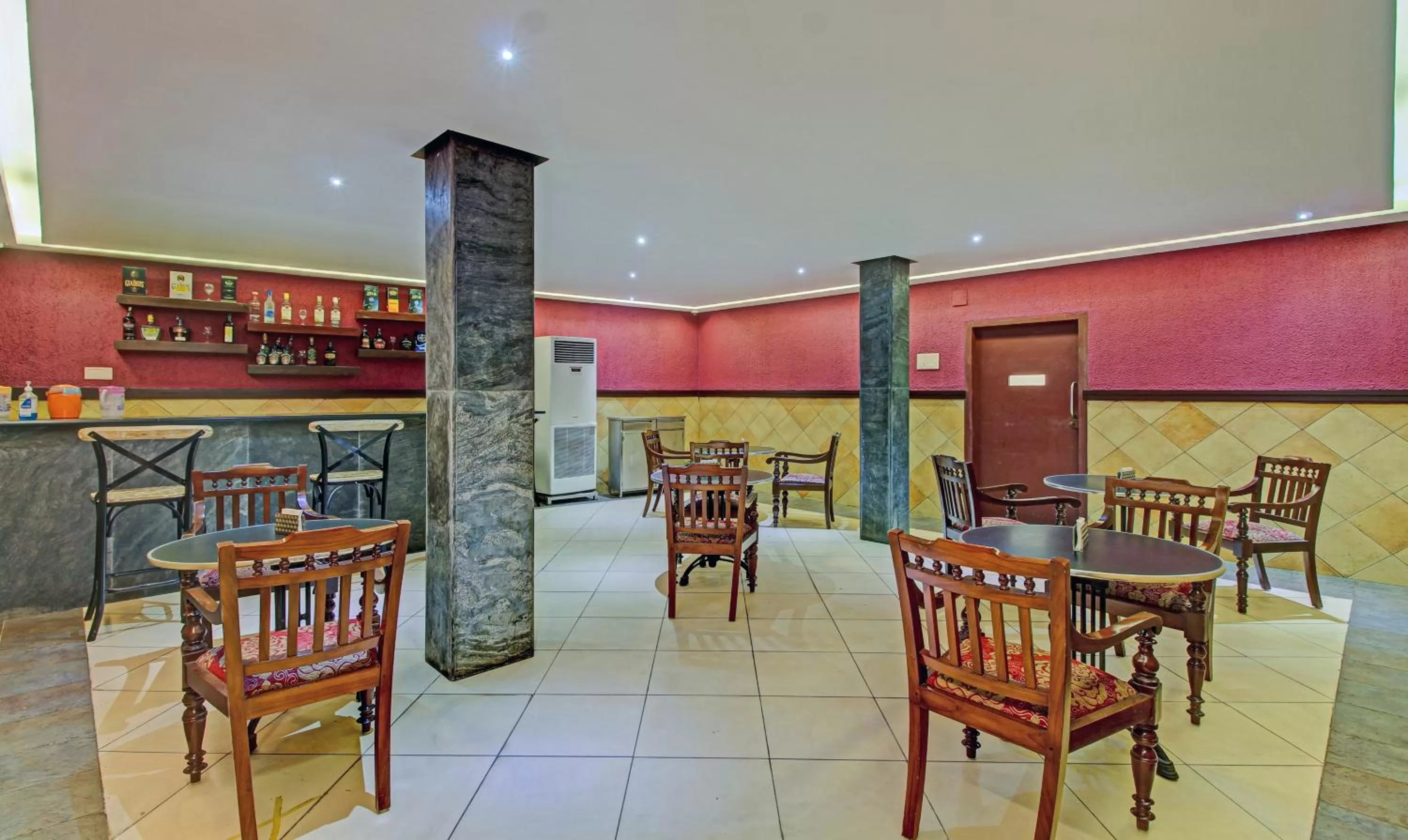 Restaurant/places to eat in Treebo Prince