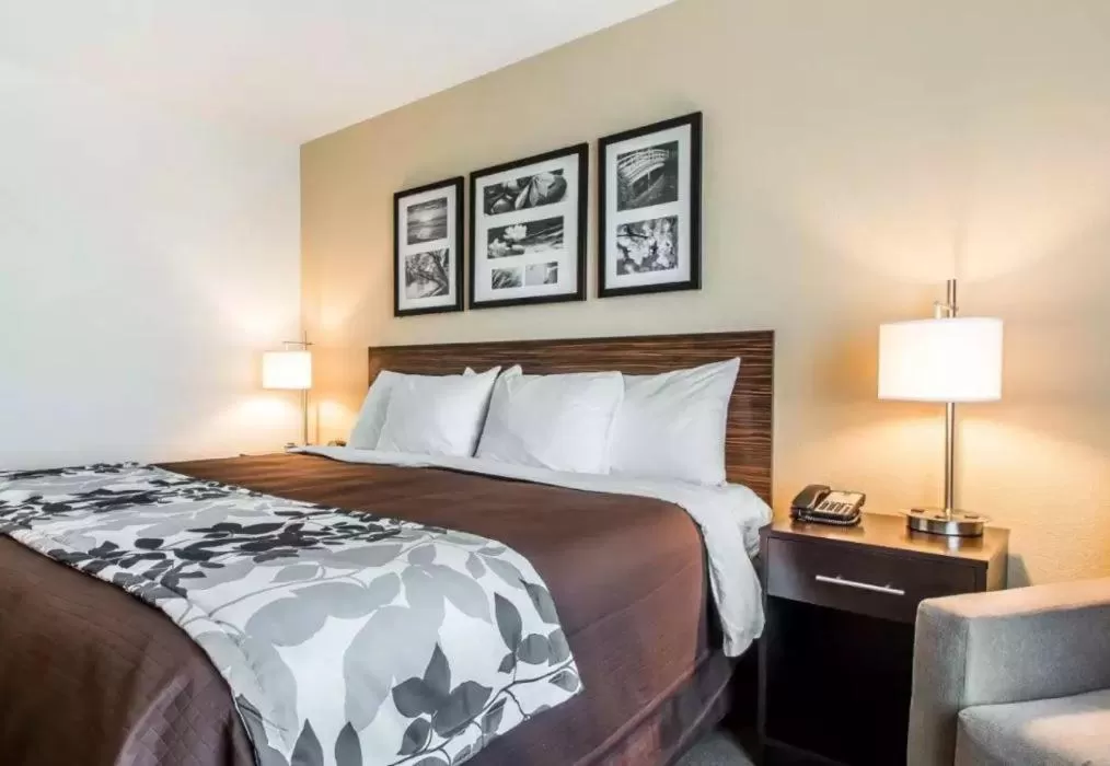 Bed in Sleep Inn & Suites Hannibal West