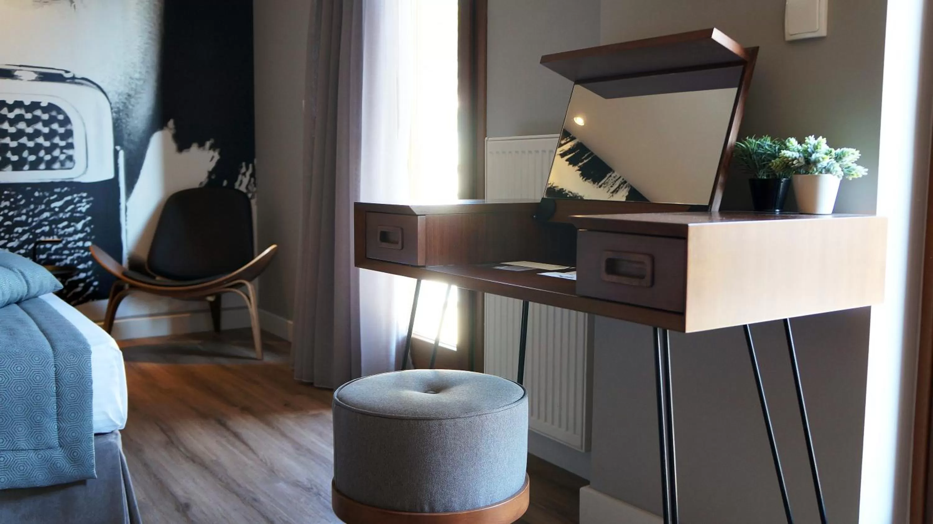 Decorative detail in Apollon Library Suites