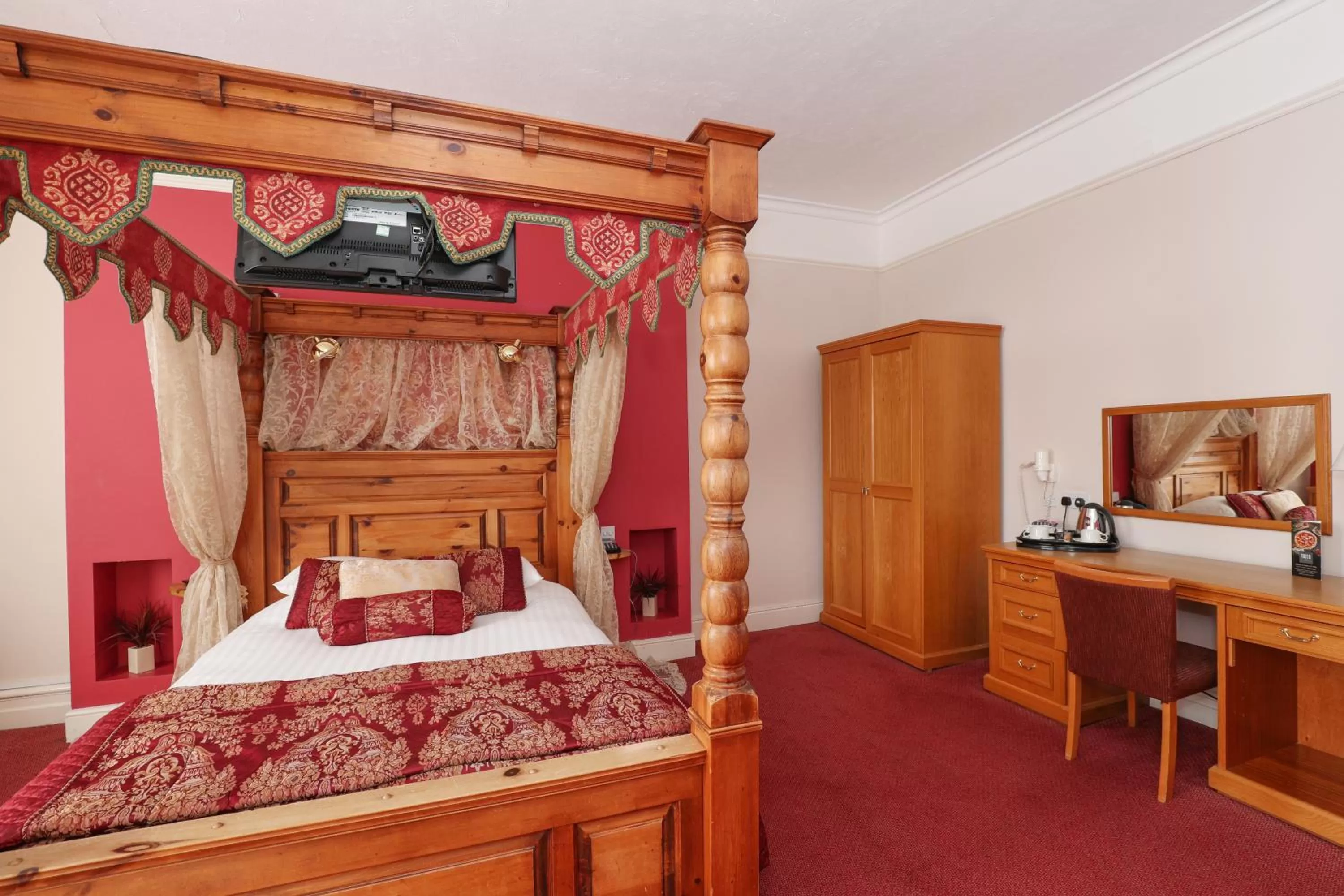 Bedroom, Bed in Royal Exeter Hotel