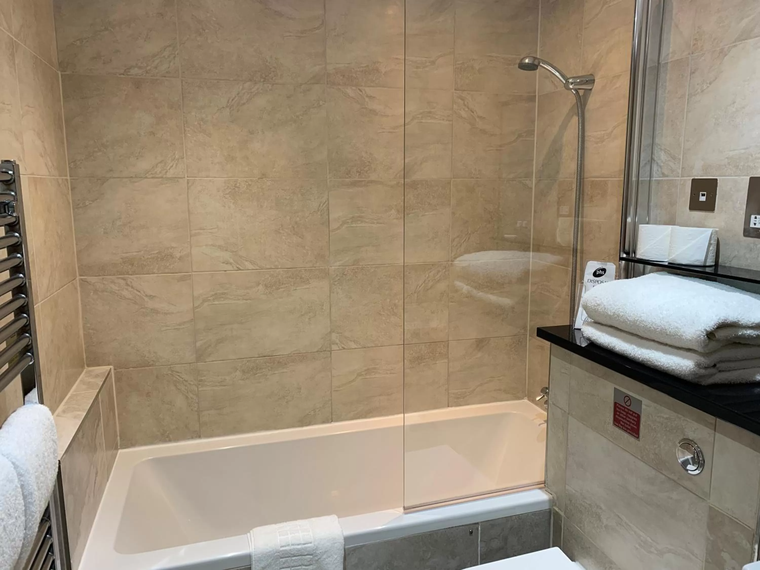Shower in Posh Pads - Liverpool 1 - Apart-Hotel