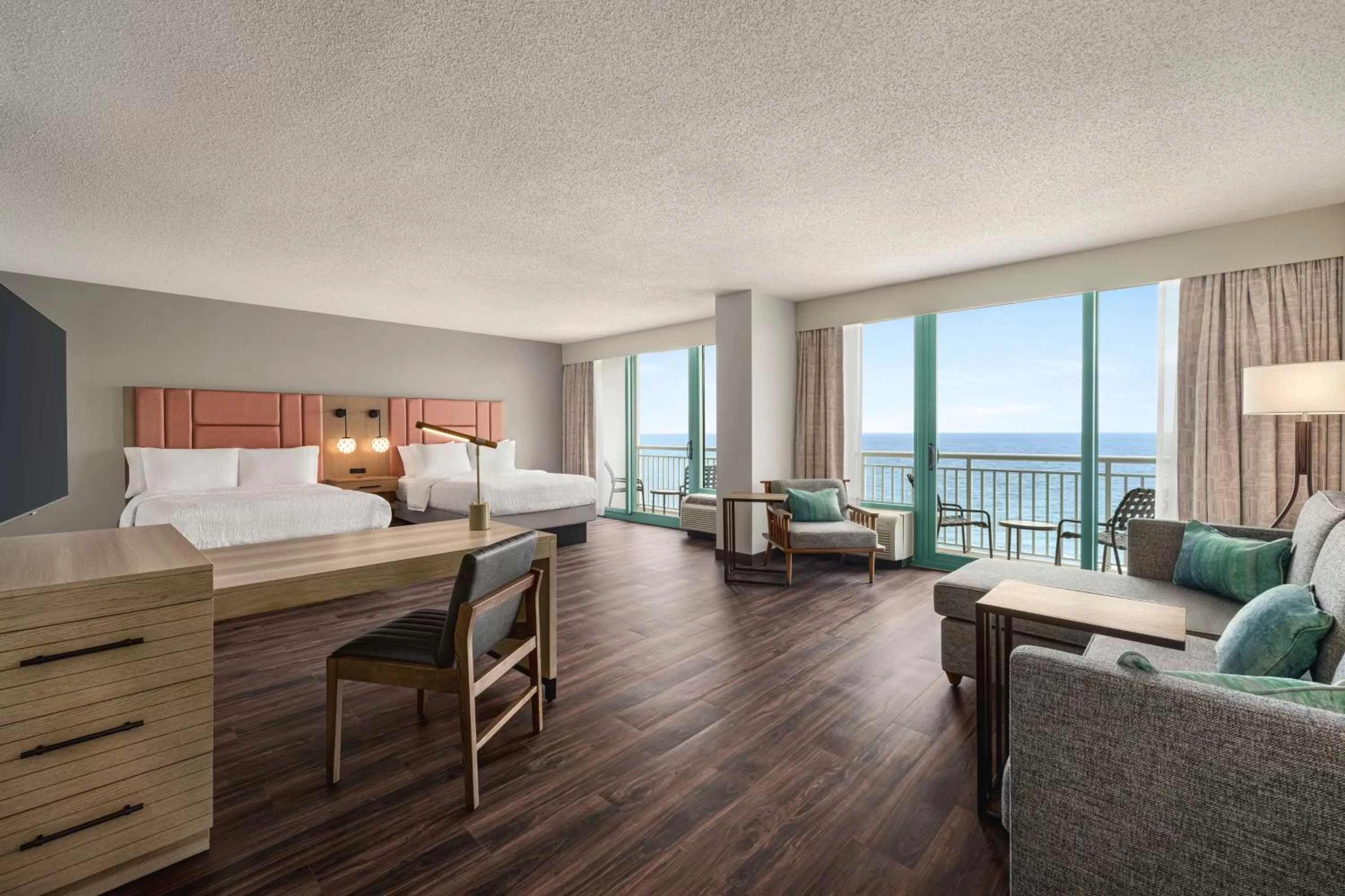 Bedroom, Bed in Hampton Inn Virginia Beach-Oceanfront South