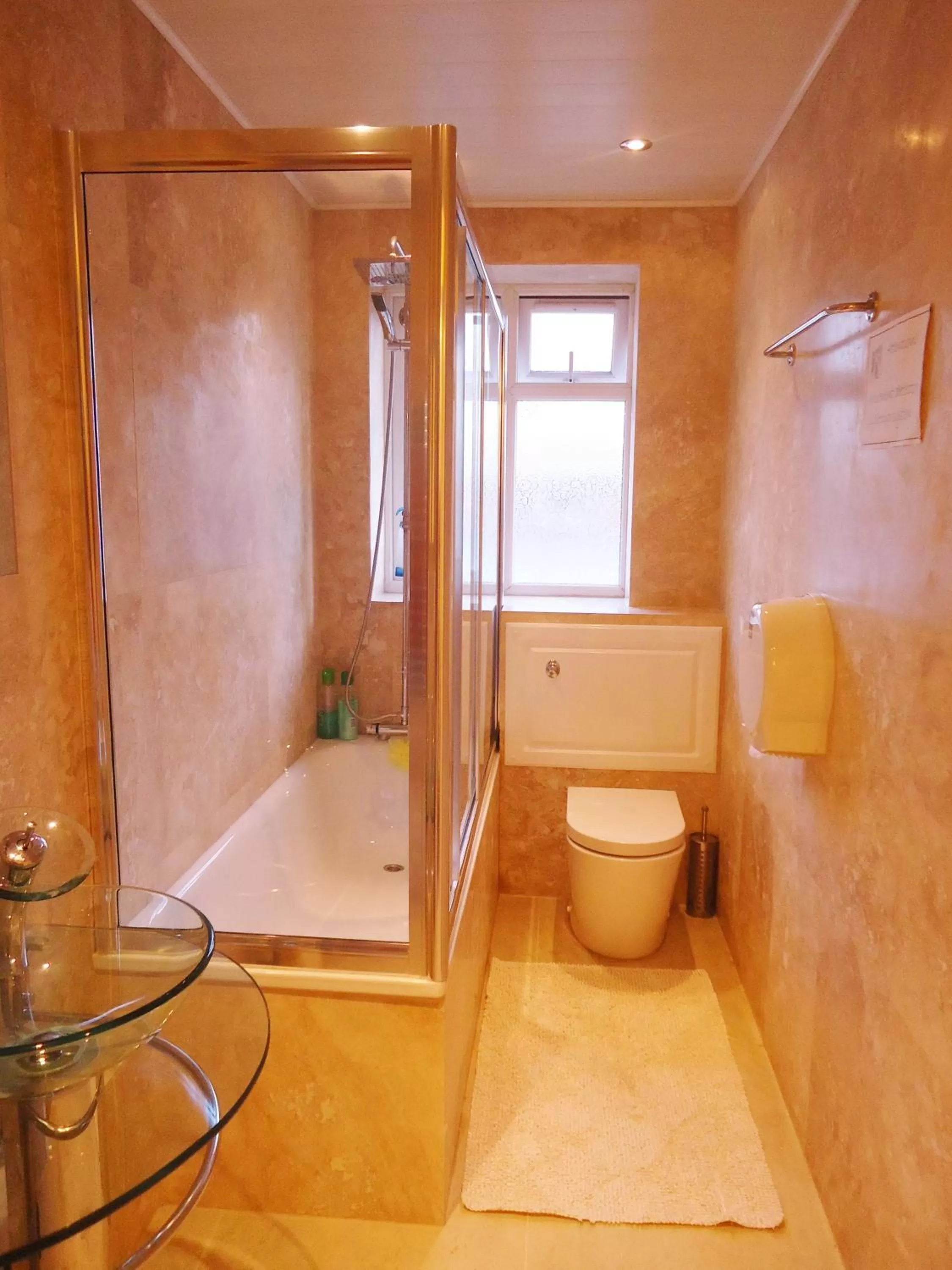 Bathroom in Hour Glass Hotel