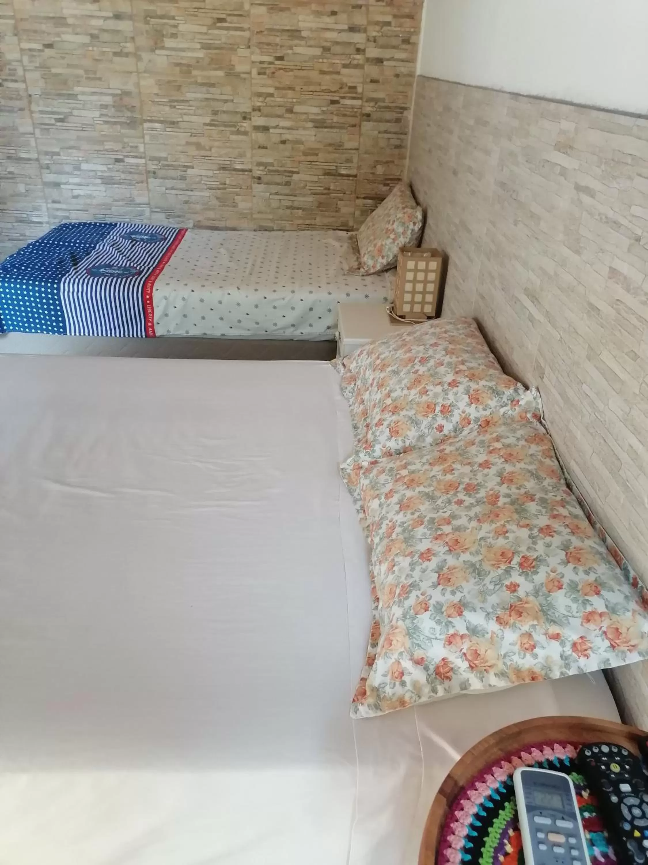 Garden view, Bed in Granados B&B