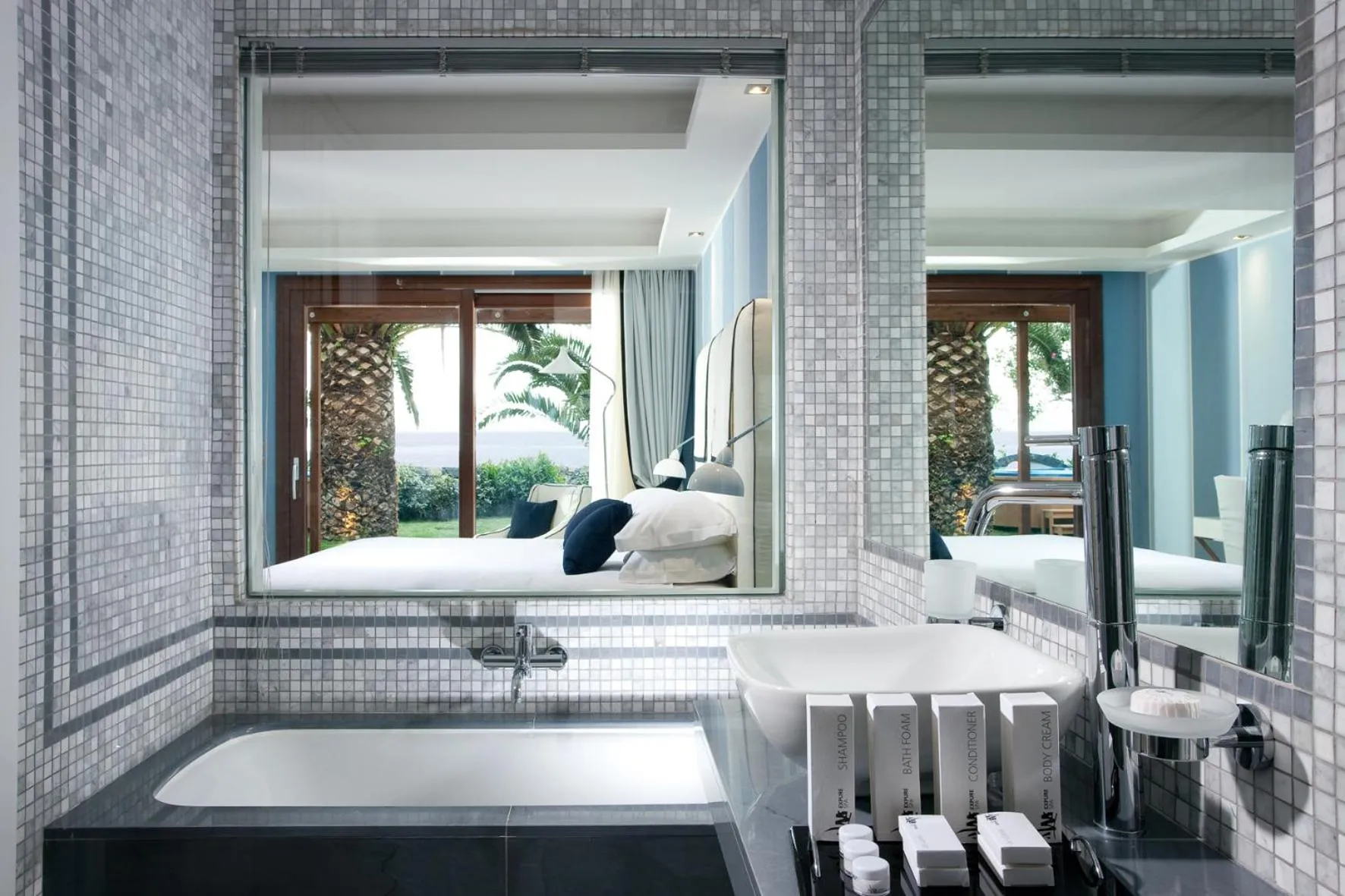 Bathroom, Bed in La Plage Resort