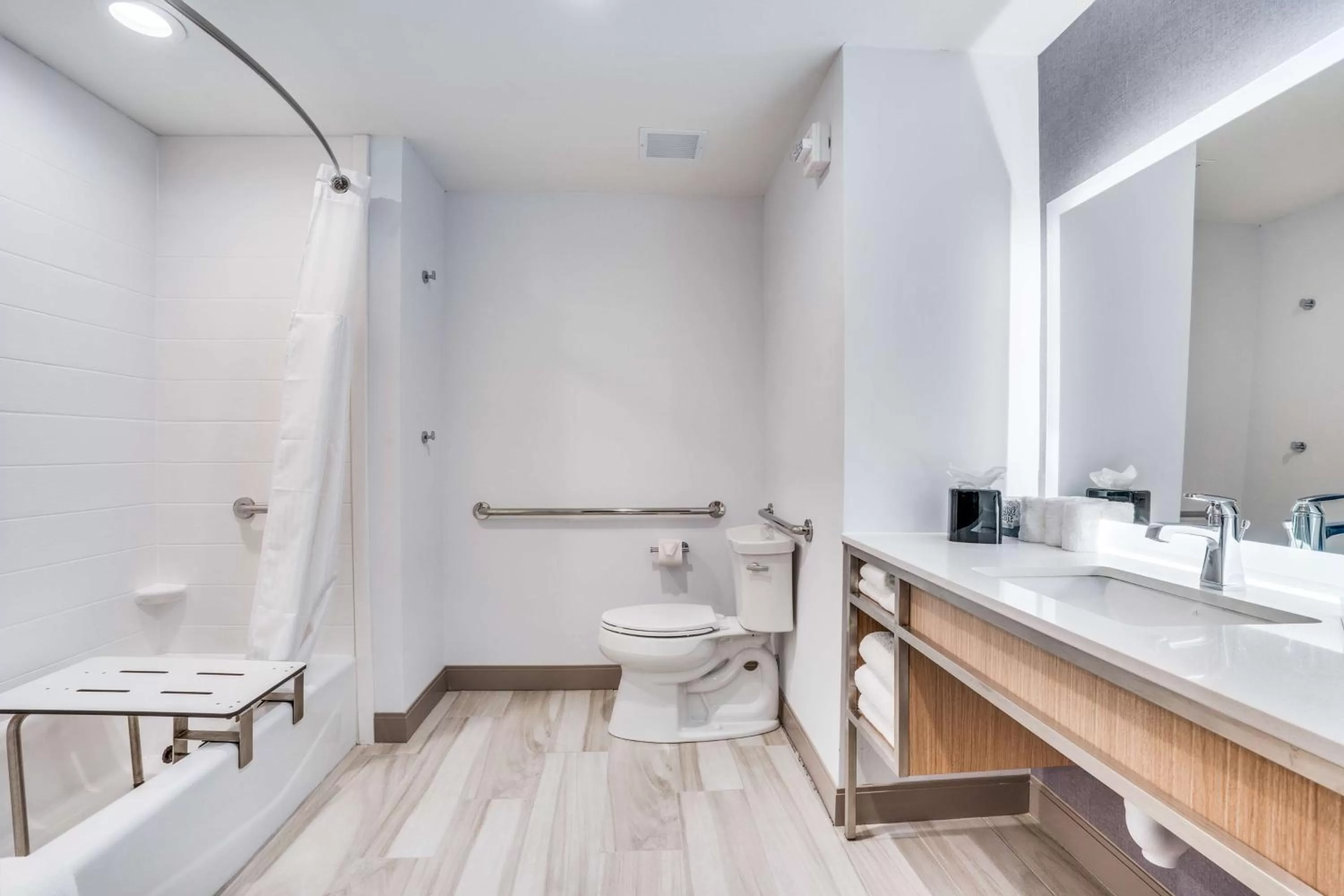 Bathroom in Hilton Garden Inn Dallas-Central Expy/North Park Area, Tx