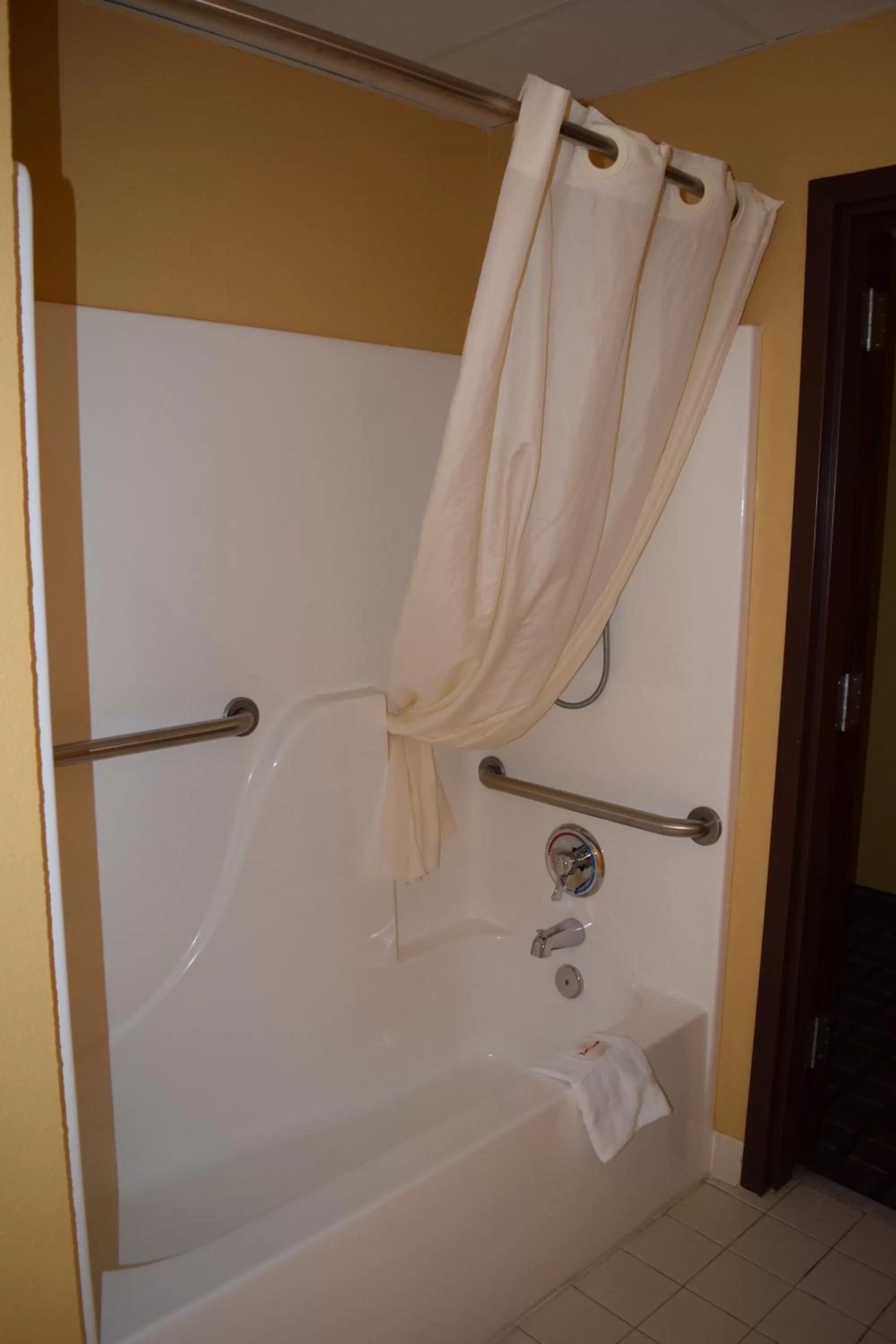 Shower in Microtel Inn & Suites by Wyndham Rock Hill/Charlotte Area