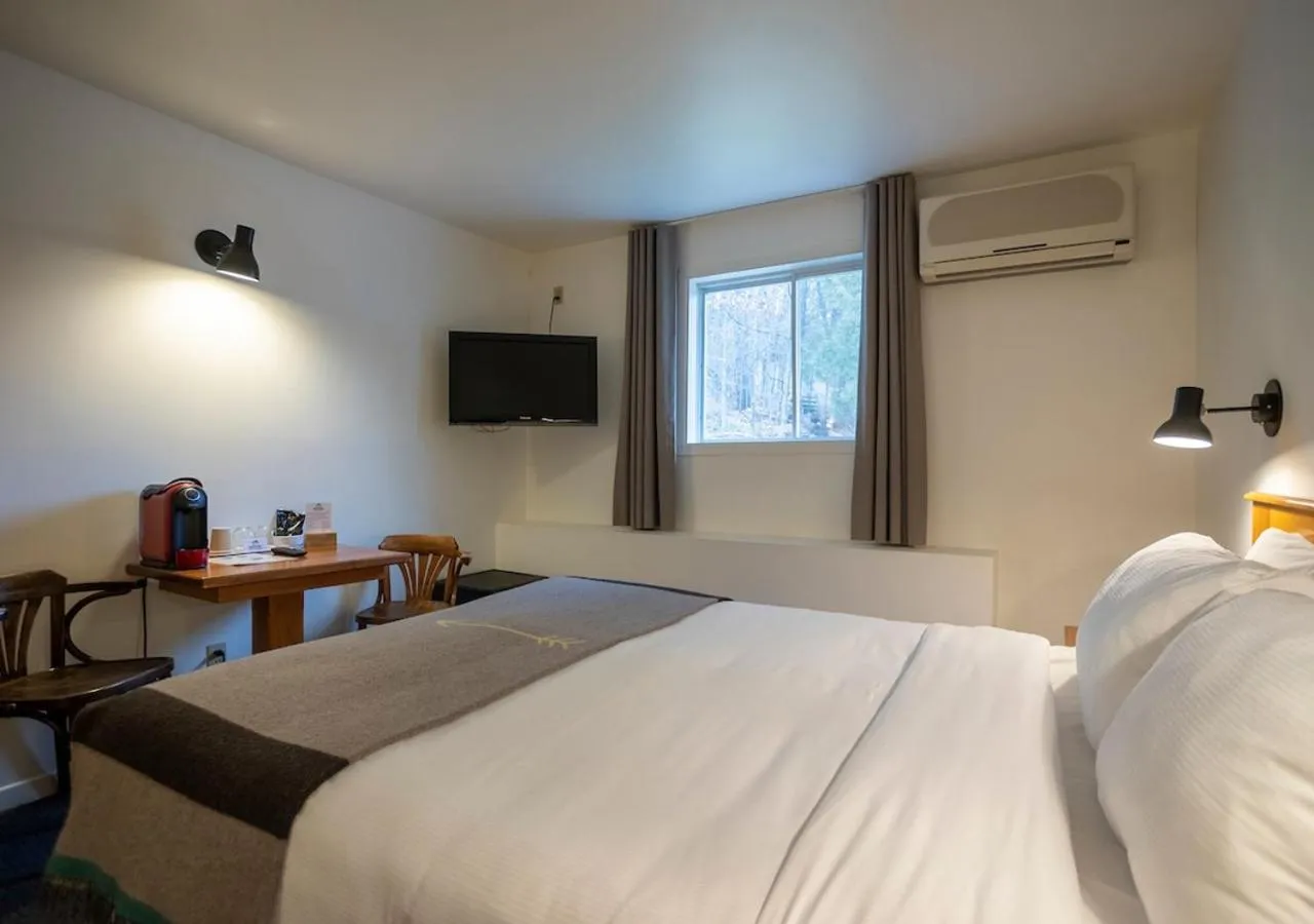 Bed in Hotel Mont-Tremblant