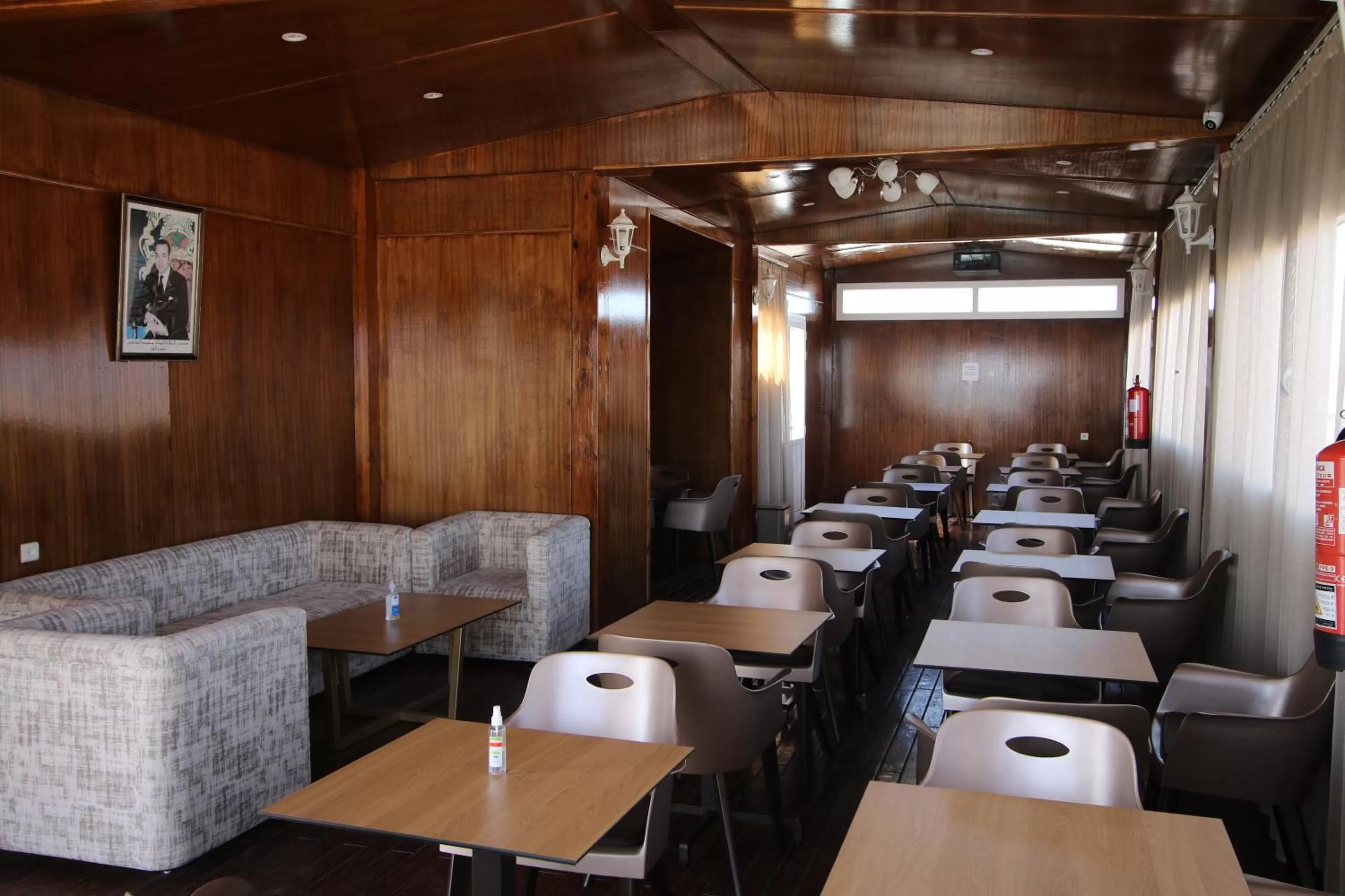 Restaurant/places to eat in Hôtel Mansour