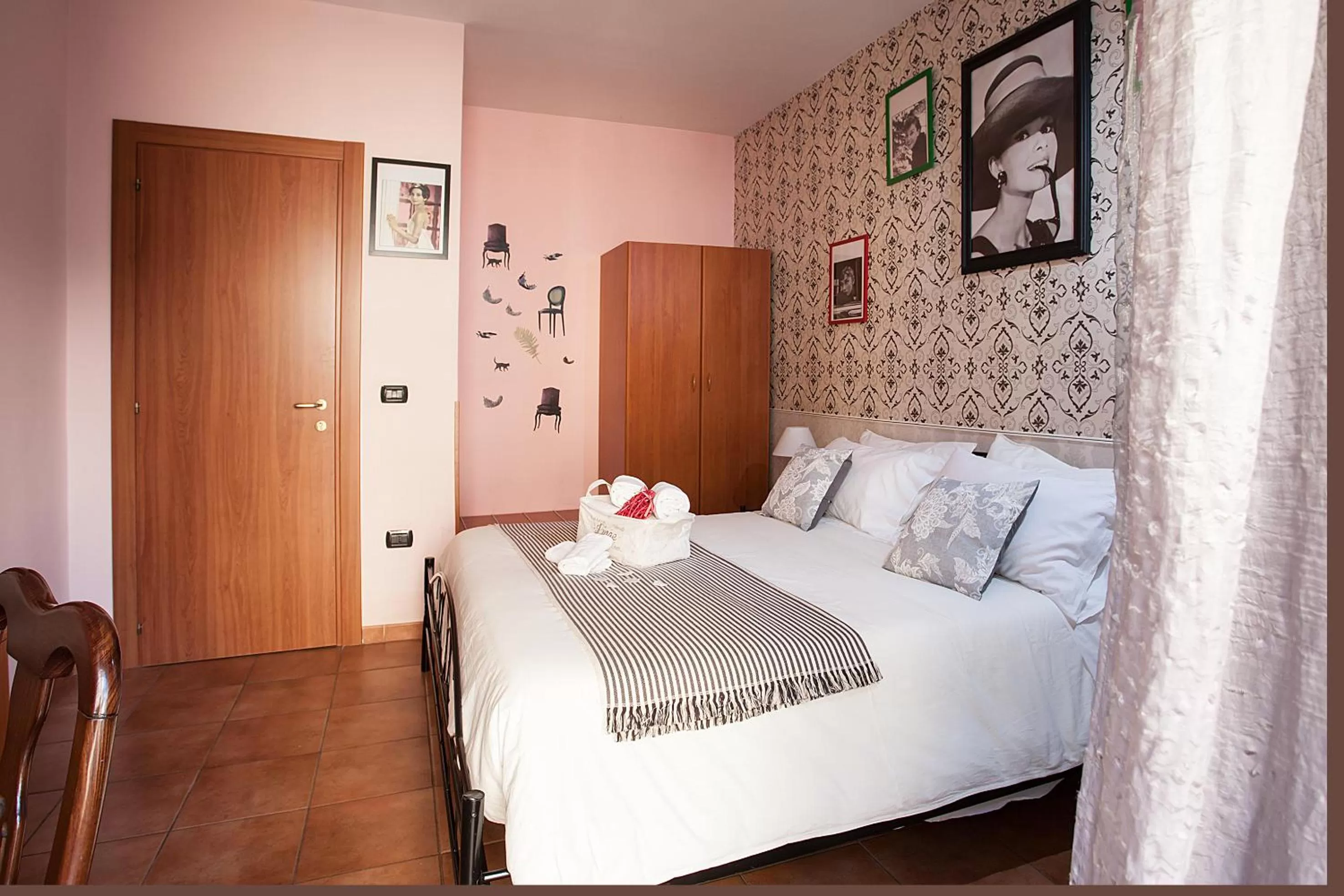 Photo of the whole room, Bed in Hotel Cineholiday