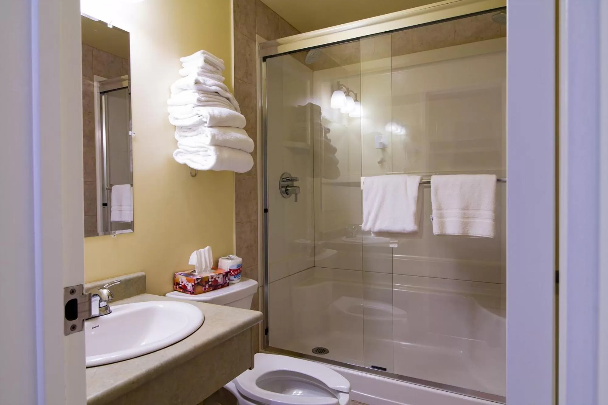 Bathroom in Park West Inn