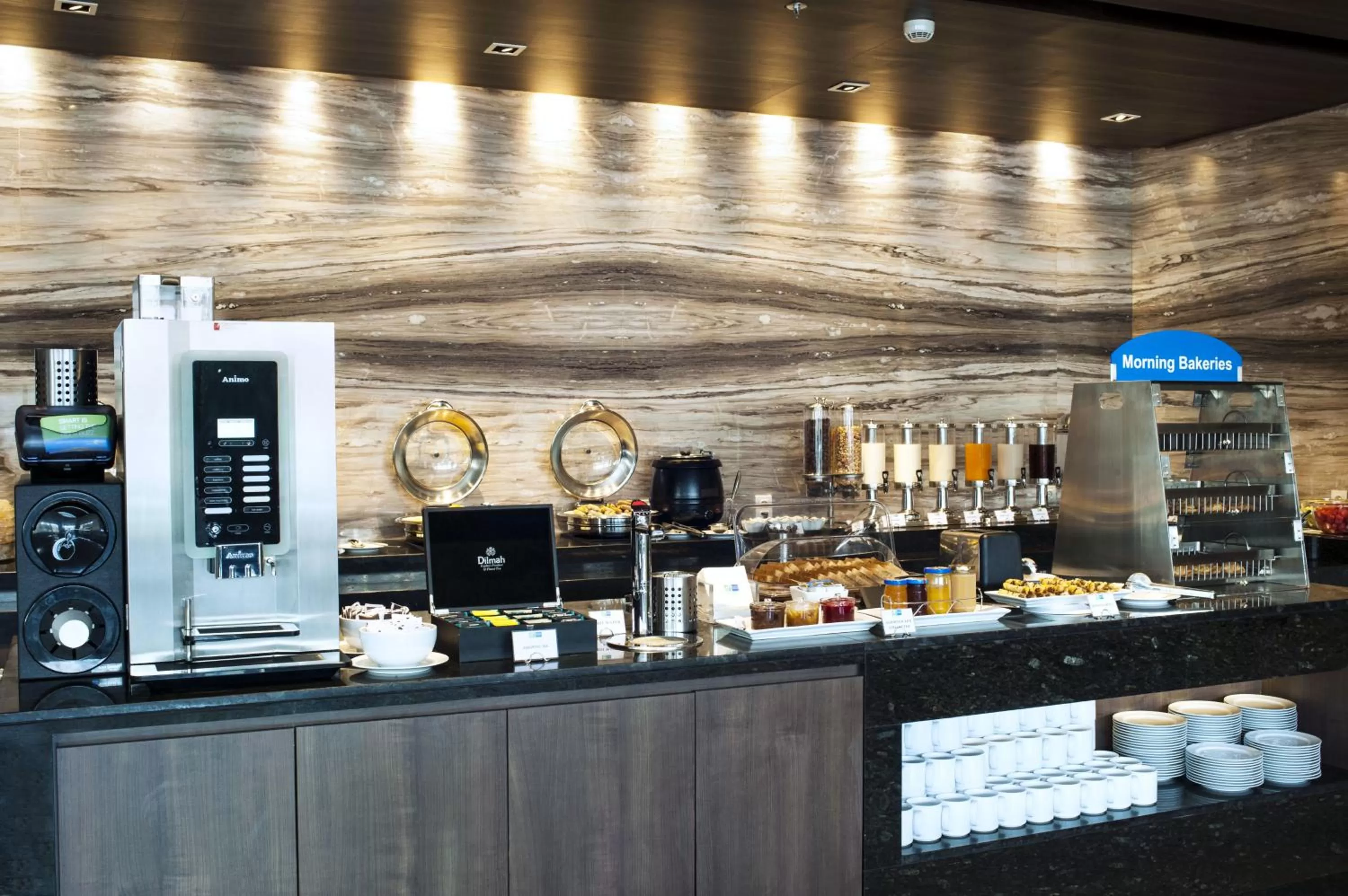 Restaurant/places to eat in Holiday Inn Express Surabaya CenterPoint by IHG