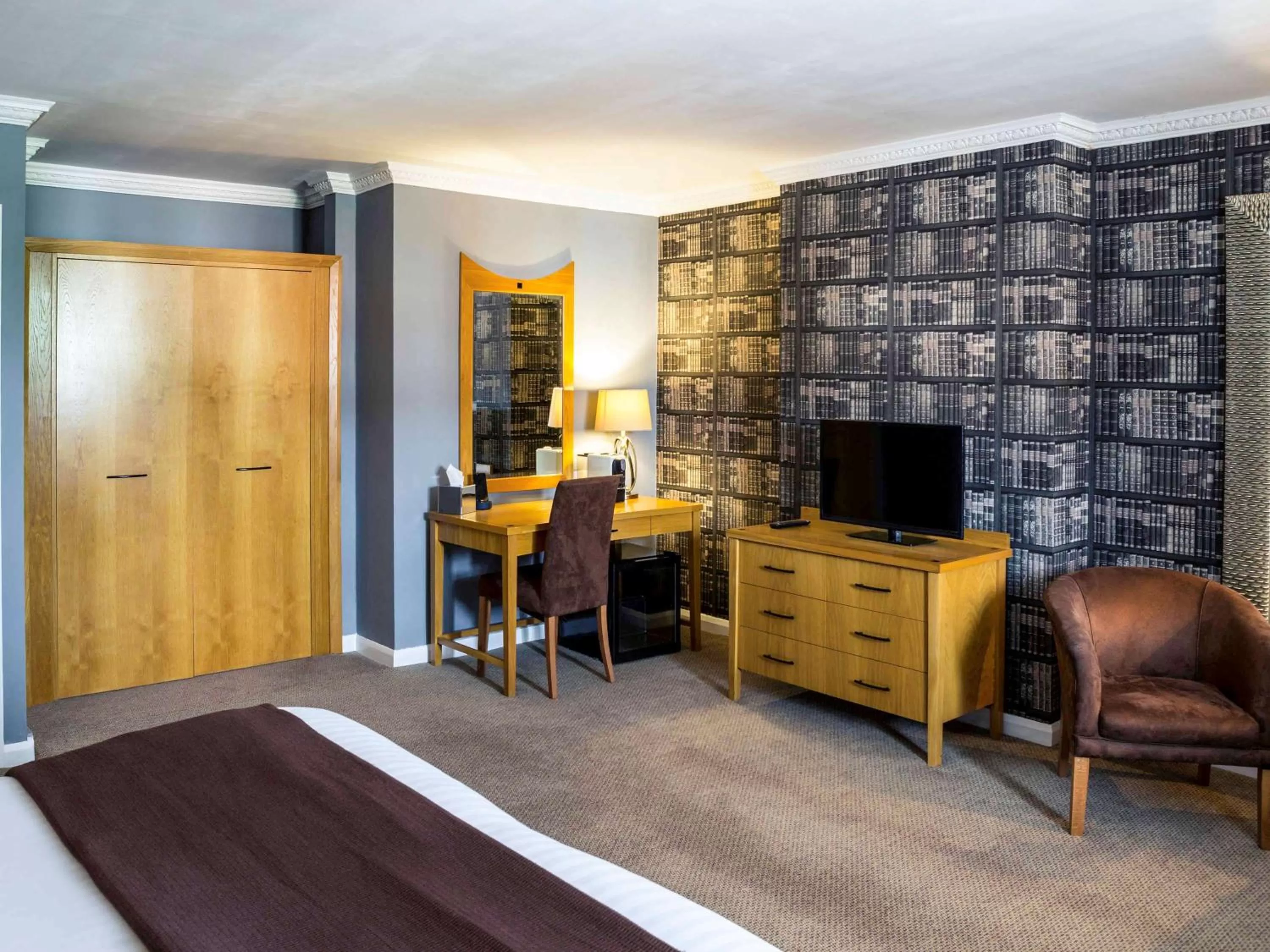 Photo of the whole room in Barons Court Hotel Walsall