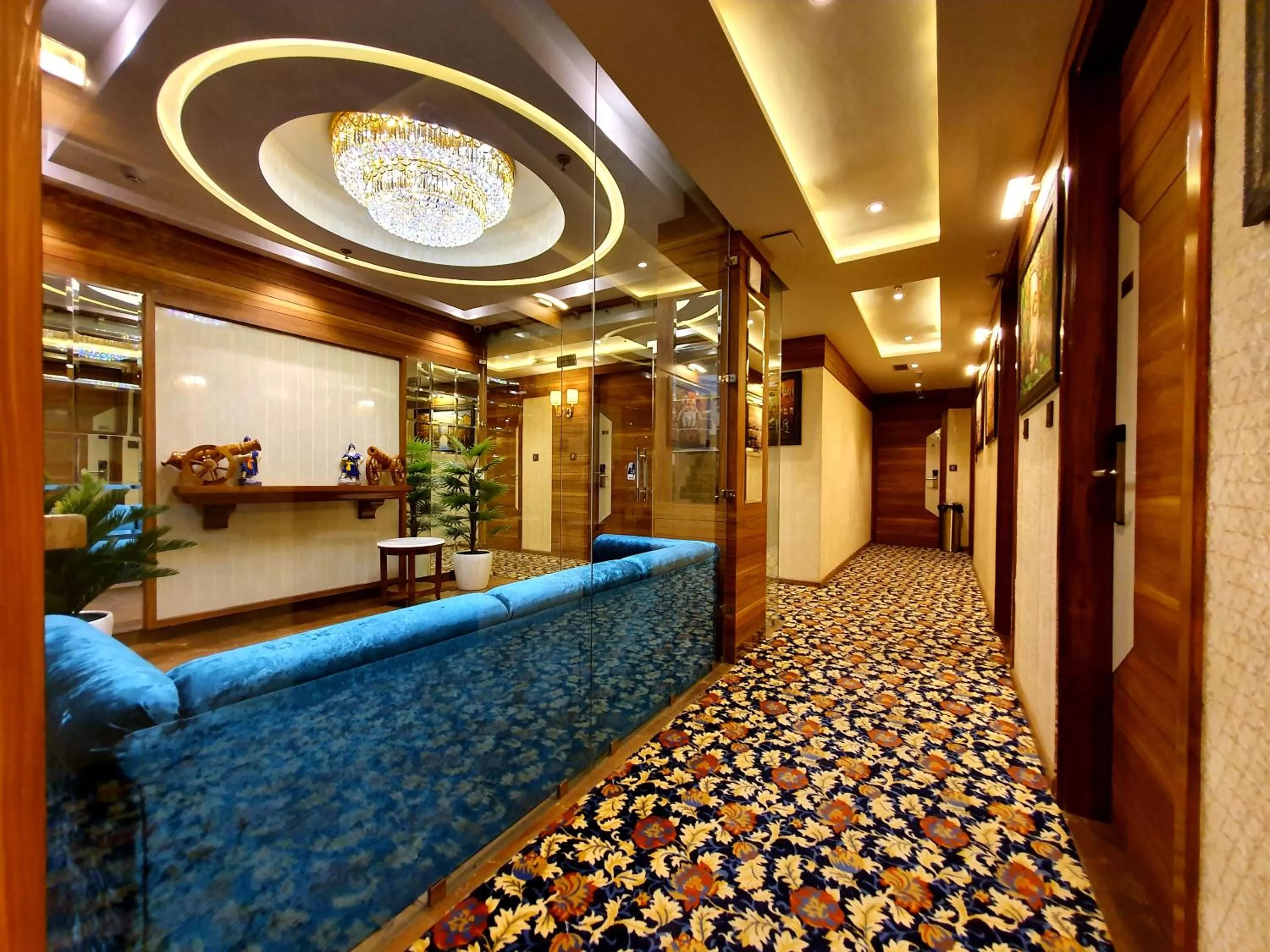 Hotel Makhan Residency