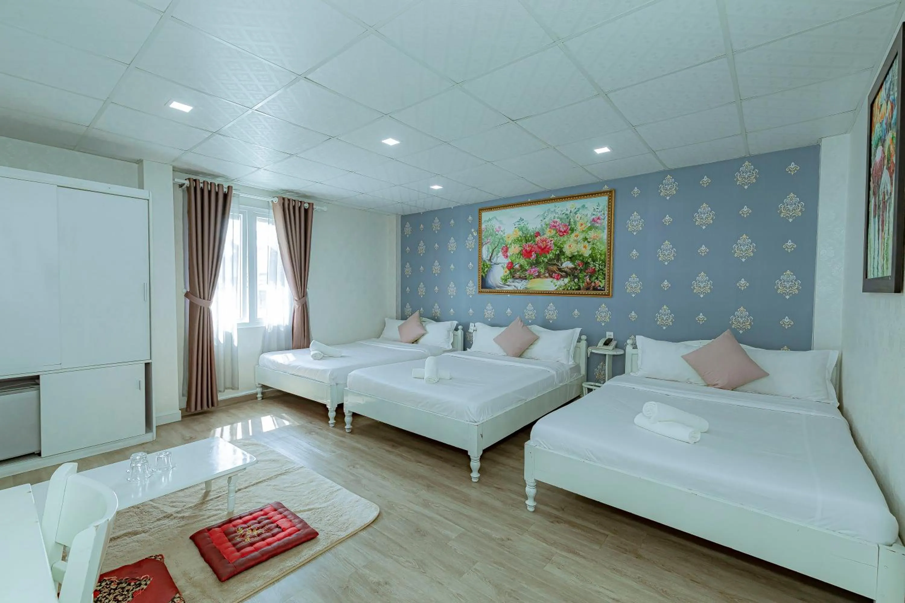 Ken's Backpackers Hotel