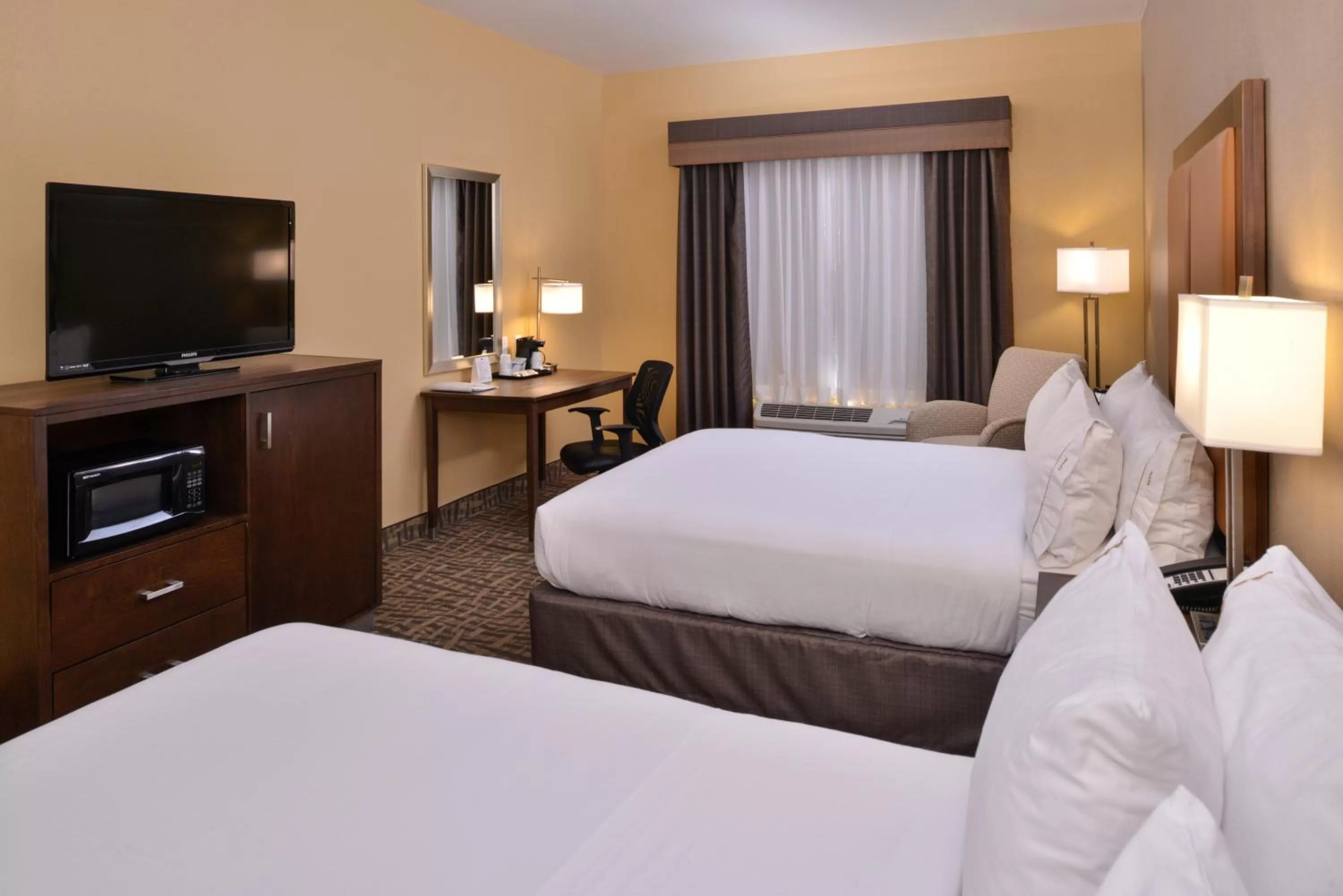 Photo of the whole room, Bed in Holiday Inn Express & Suites Page - Lake Powell Area by IHG