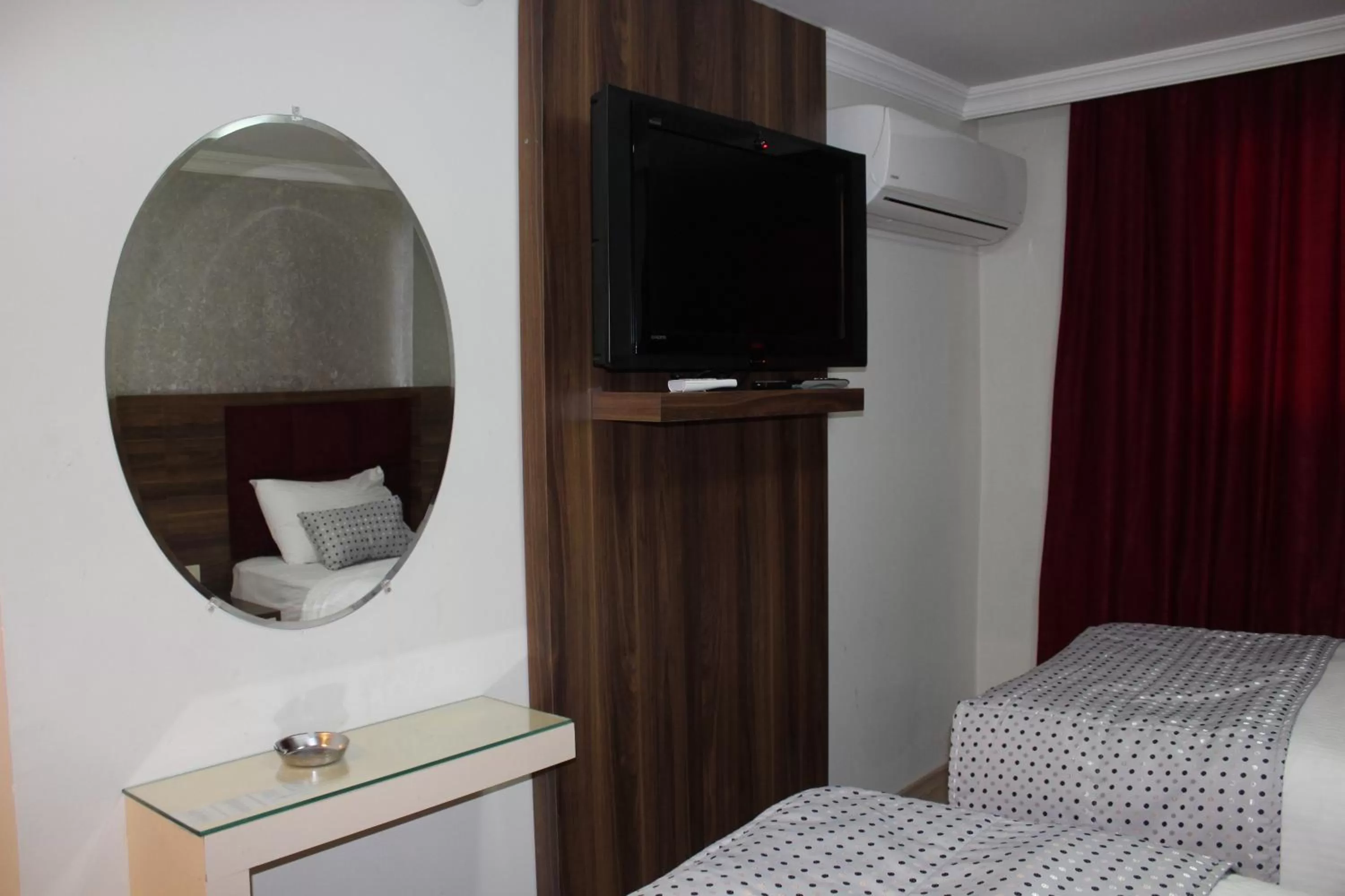 Bed in Laleli Hotel Izmir