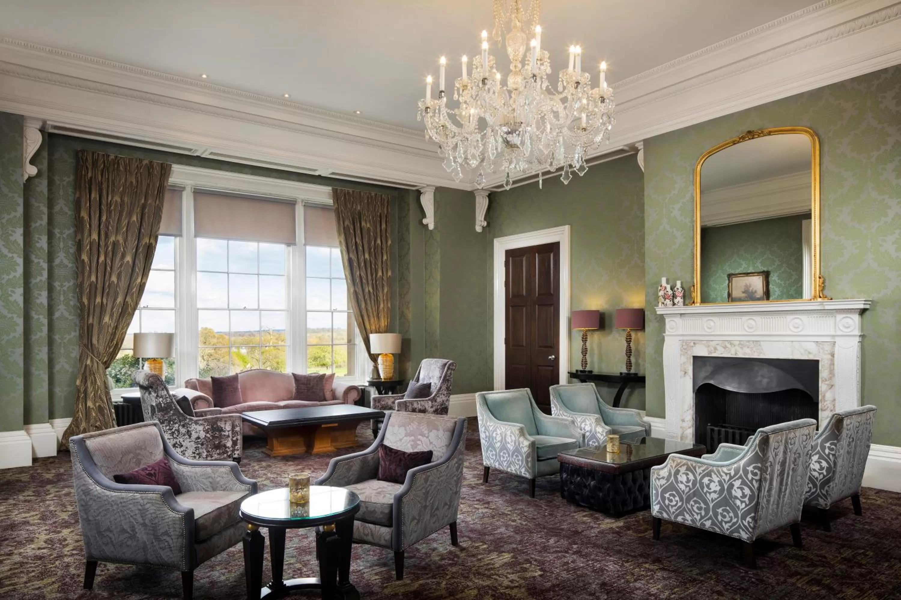 Lounge or bar in Oulton Hall Hotel, Spa & Golf Resort