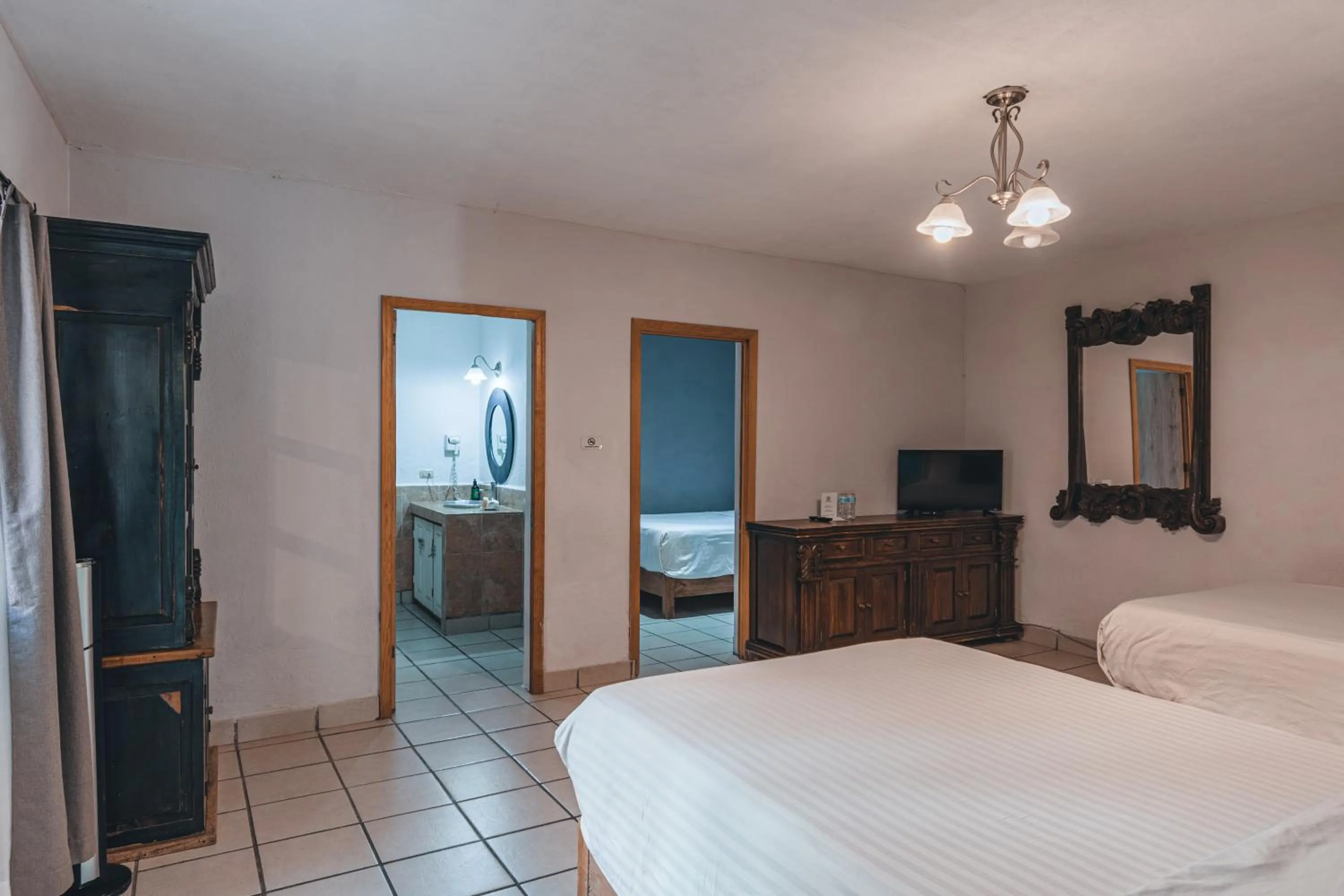 Photo of the whole room in Hotel Casa Santamaría