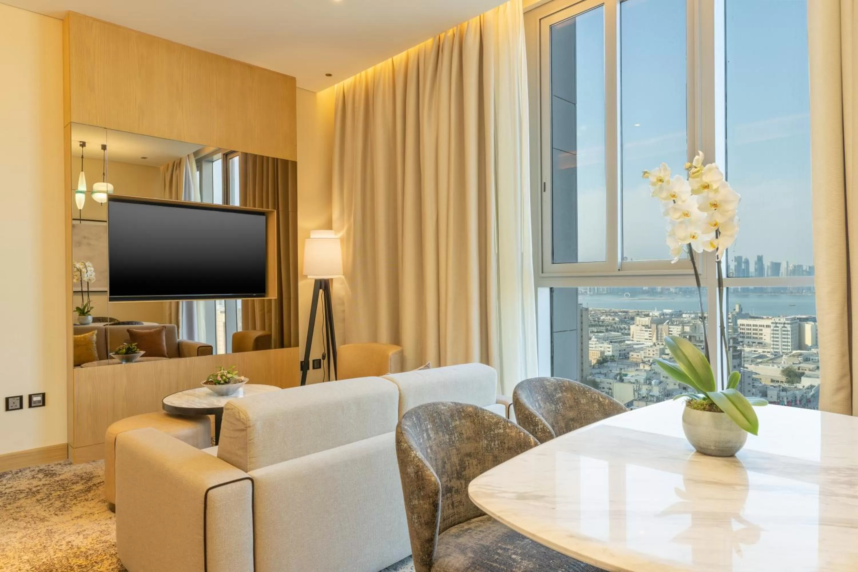 TV and multimedia in Embassy Suites By Hilton Doha Old Town