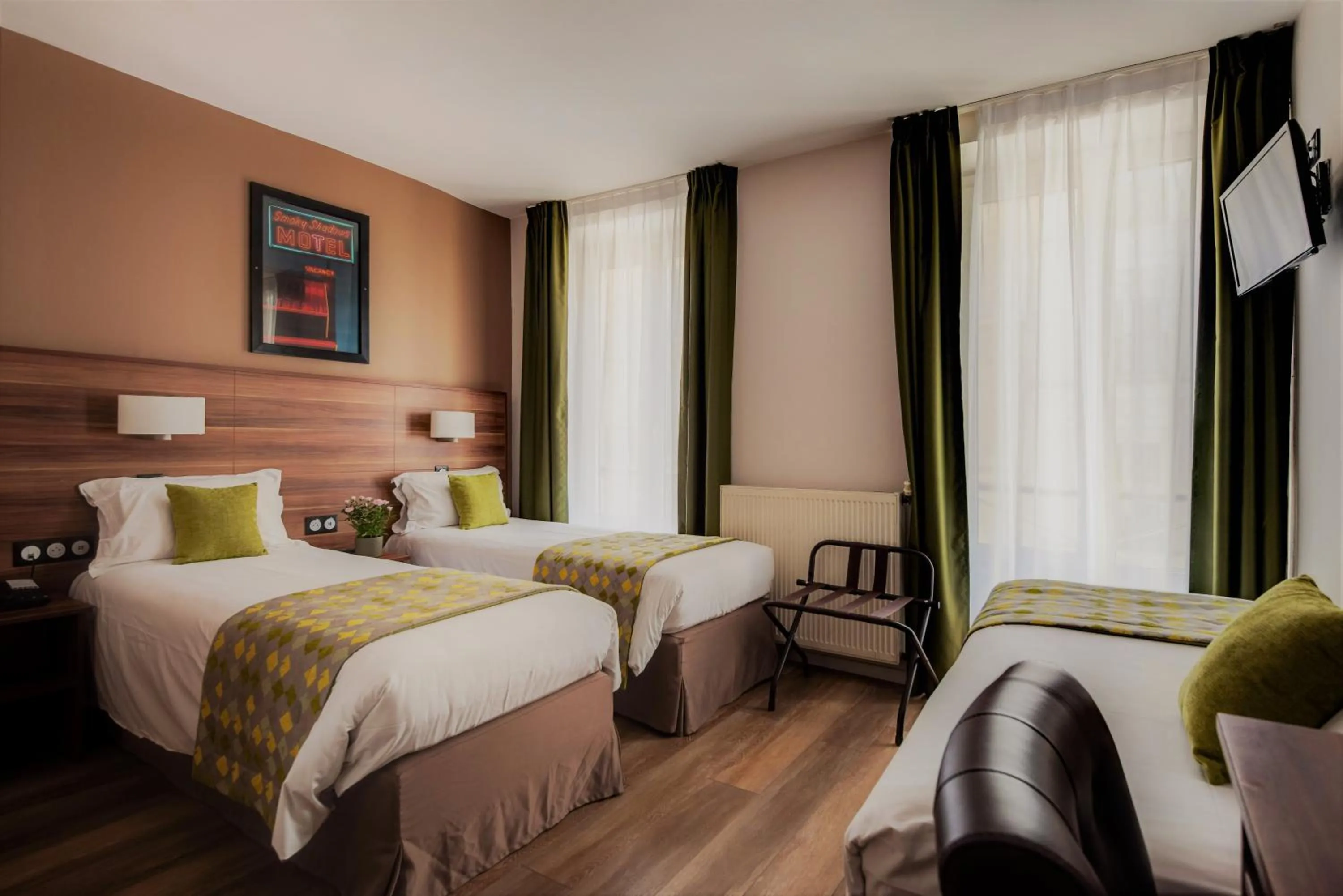 Photo of the whole room, Bed in Hotel Chabrol Opera