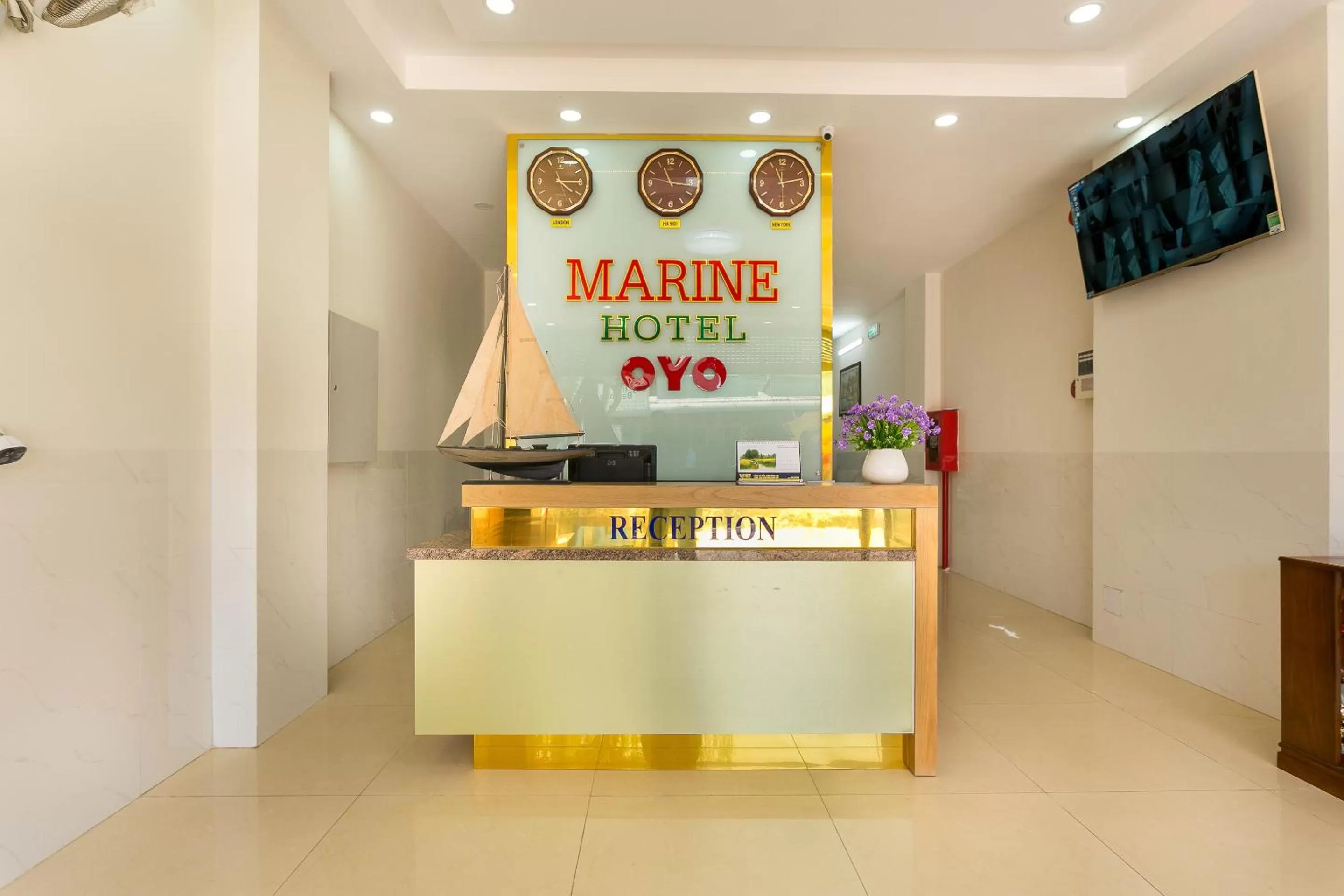 Lobby or reception in Marine Hotel & Apartment