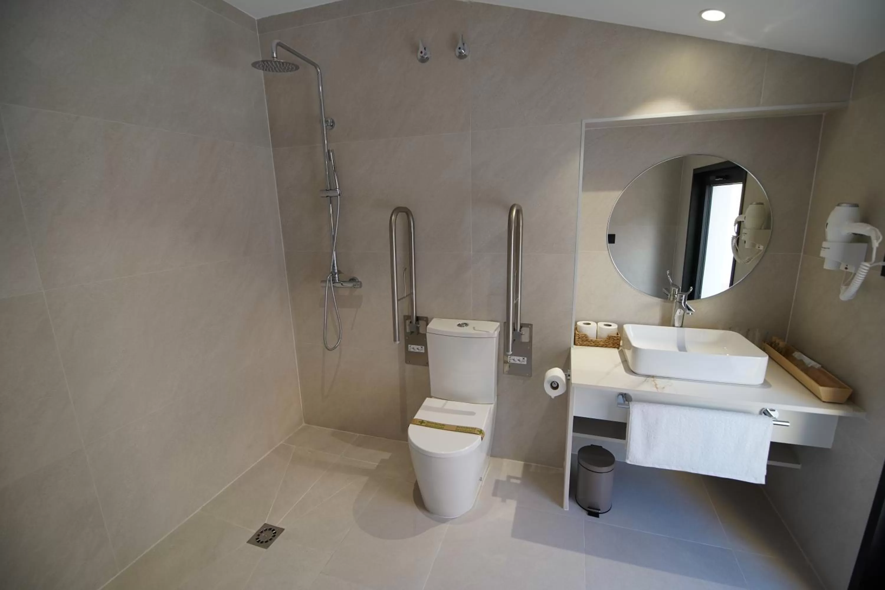 Shower in BET Apartments - Suites Puerto Valencia