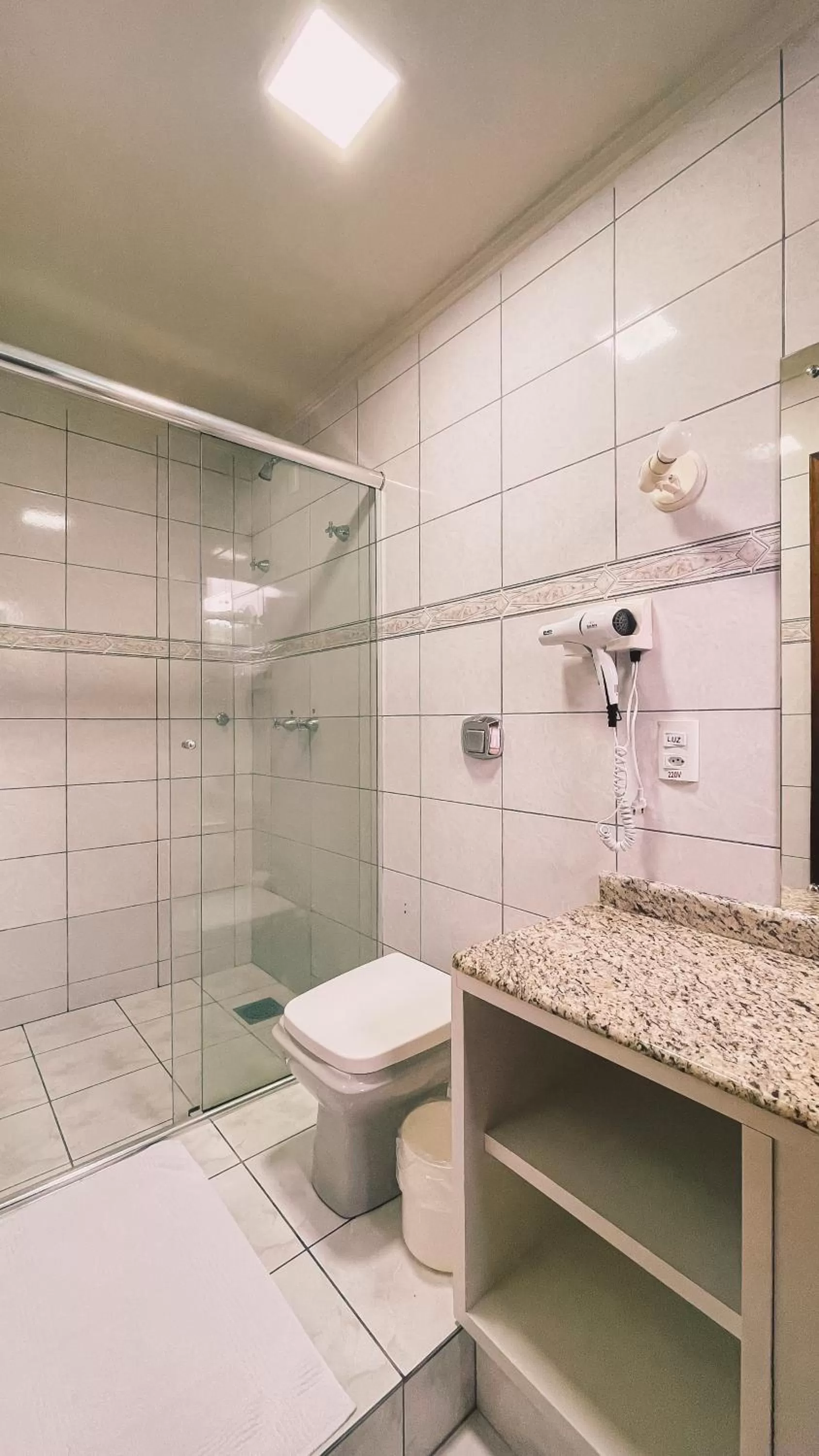 Bathroom in Verde Vale Hotel