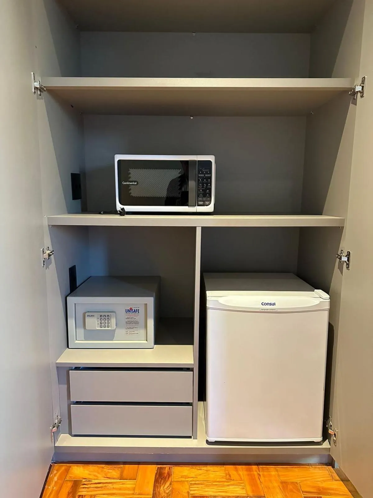 minibar in San Michel Hotel