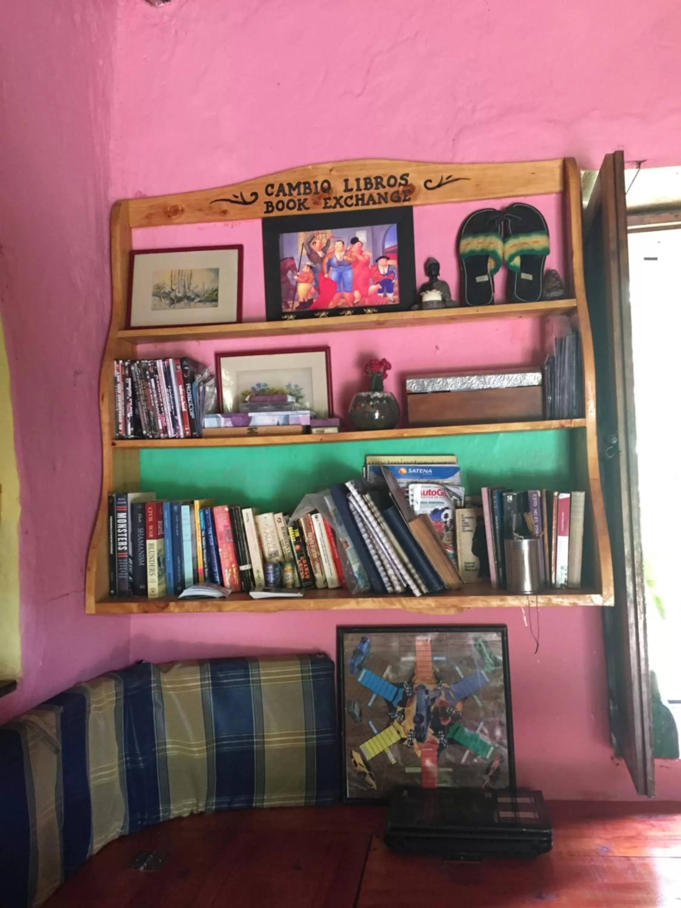 Living room, Library in Casa finca típica the lake hotel