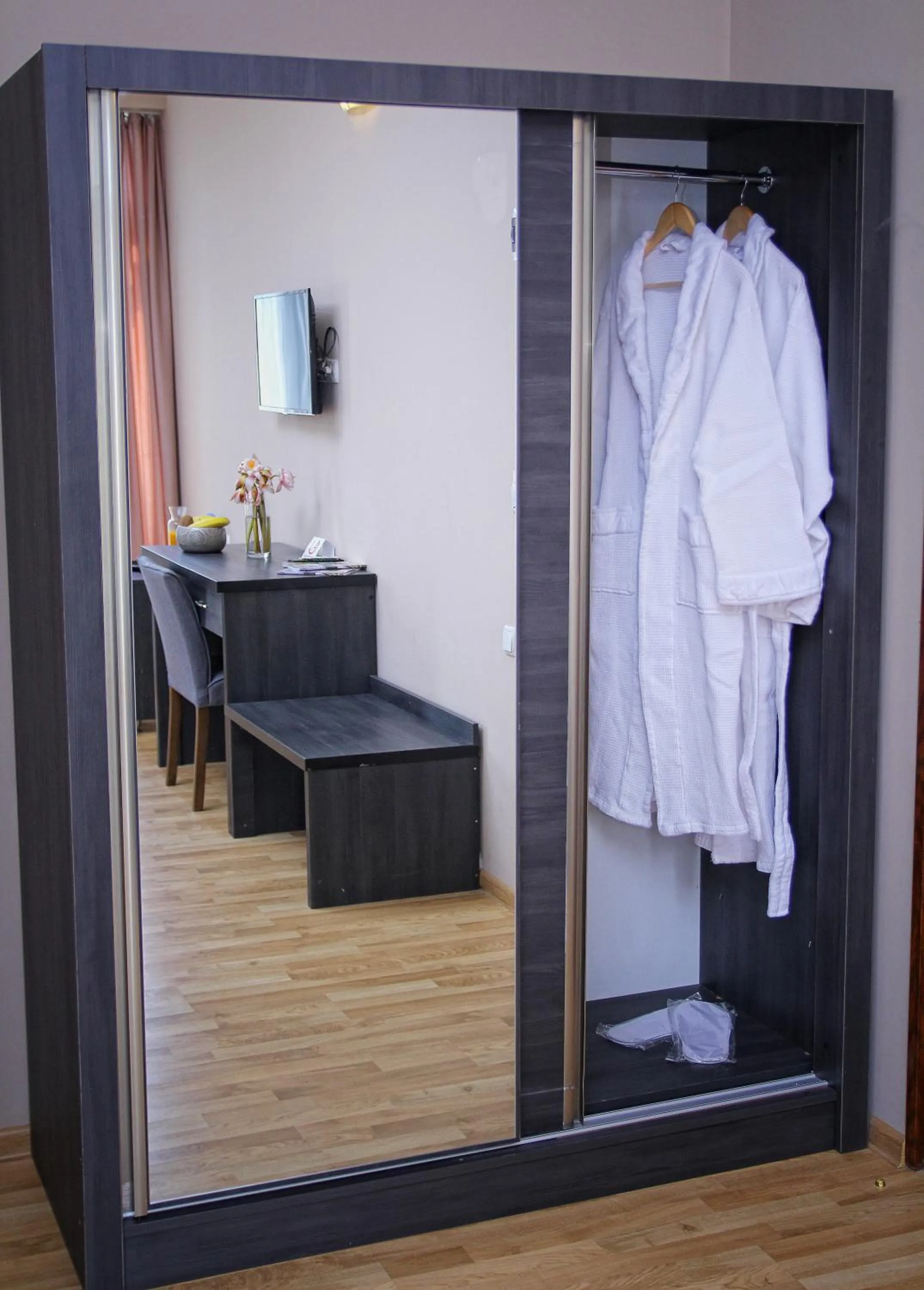 Area and facilities in Rogalux Blue