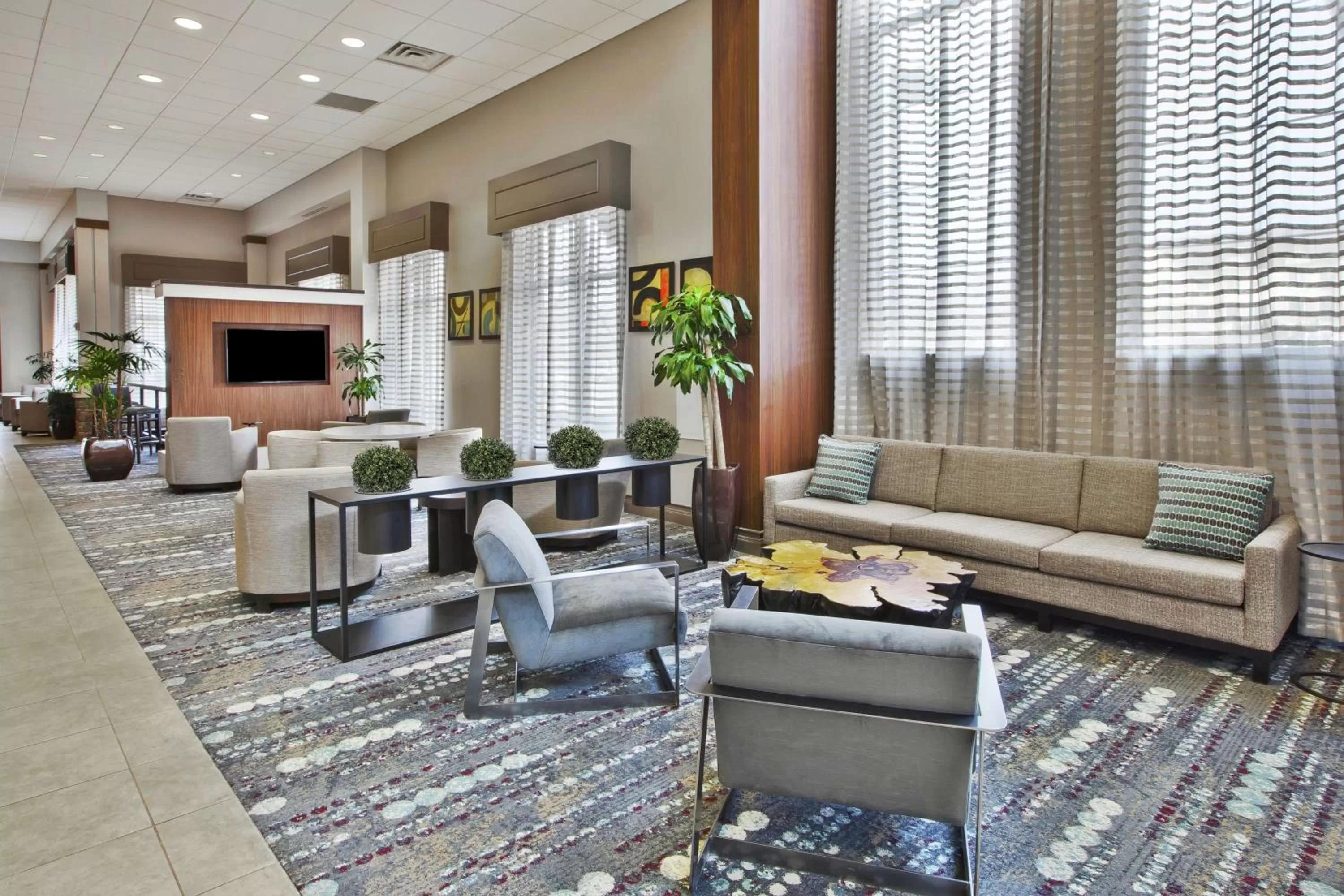 Lobby or reception in Embassy Suites Columbus - Airport