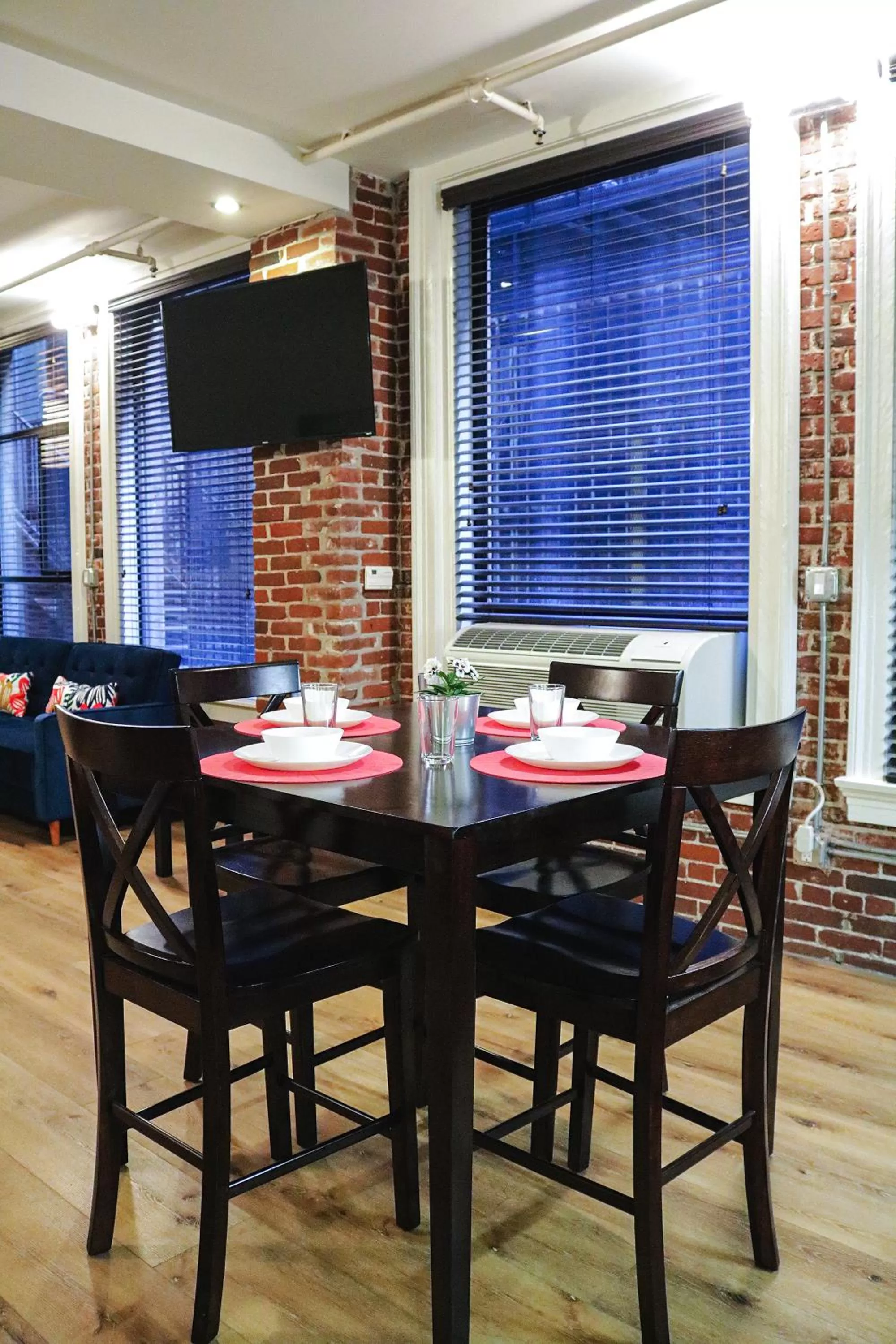 Dining area, Restaurant/Places to Eat in The Haas Suites