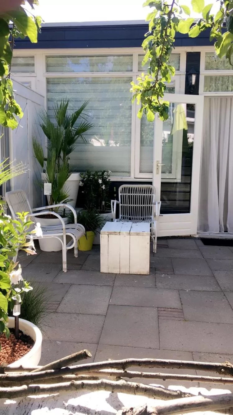 Patio in De Tuinkamer-----Privé diner op de kamer mogelijk!!!