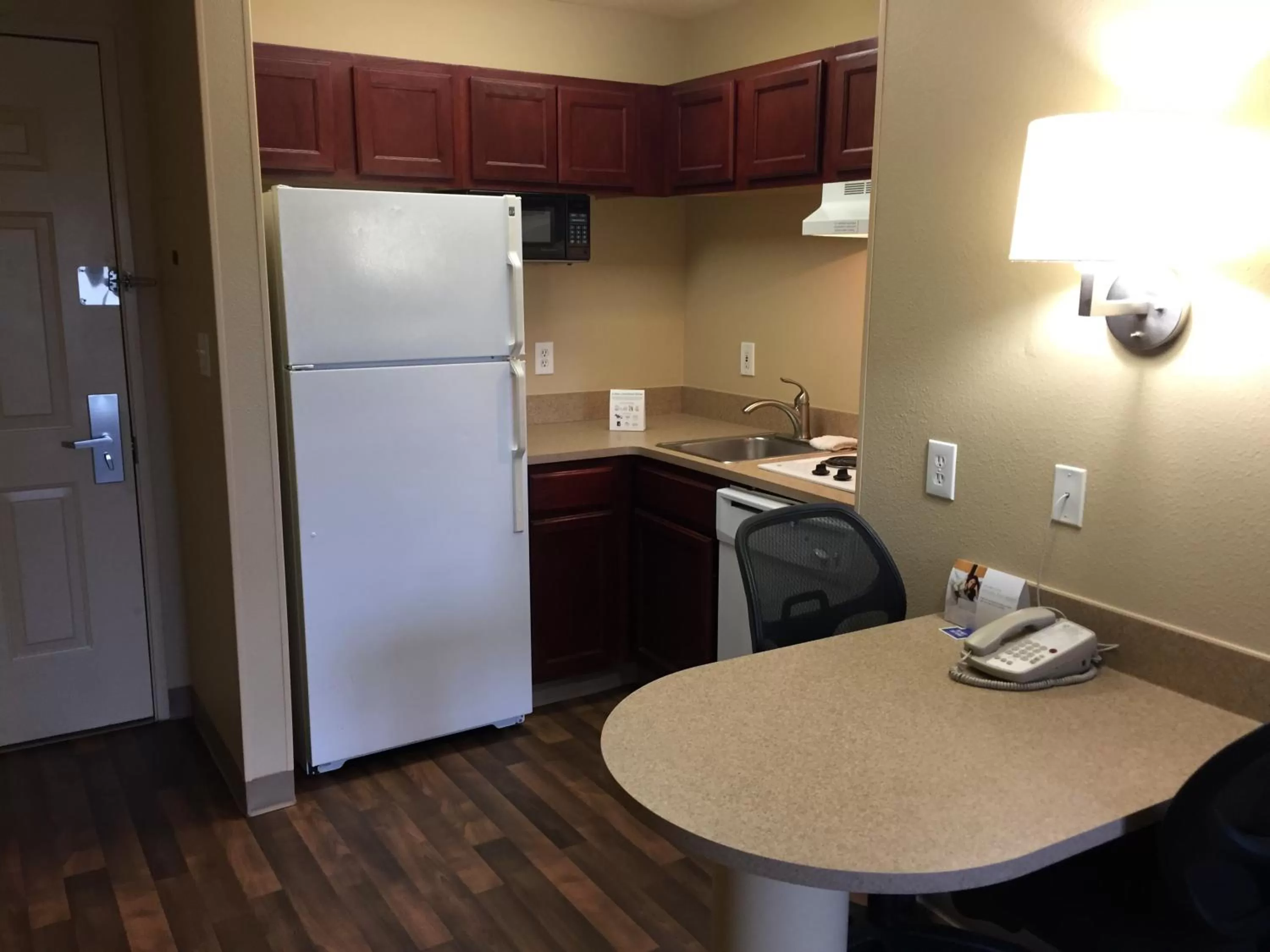 Kitchen or kitchenette in Extended Stay America Suites - Columbia - Northwest Harbison