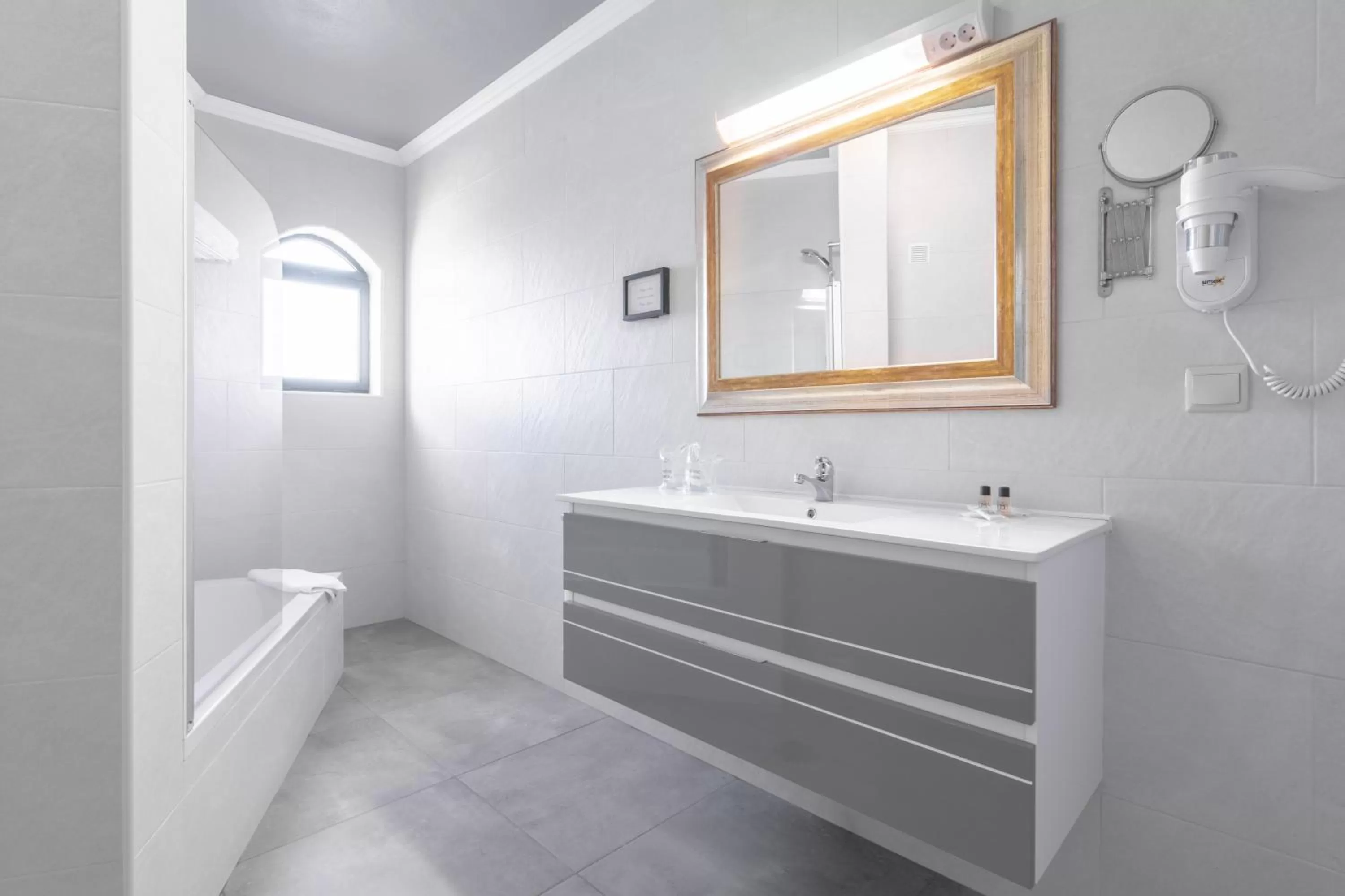 Toilet in Loule Jardim Hotel