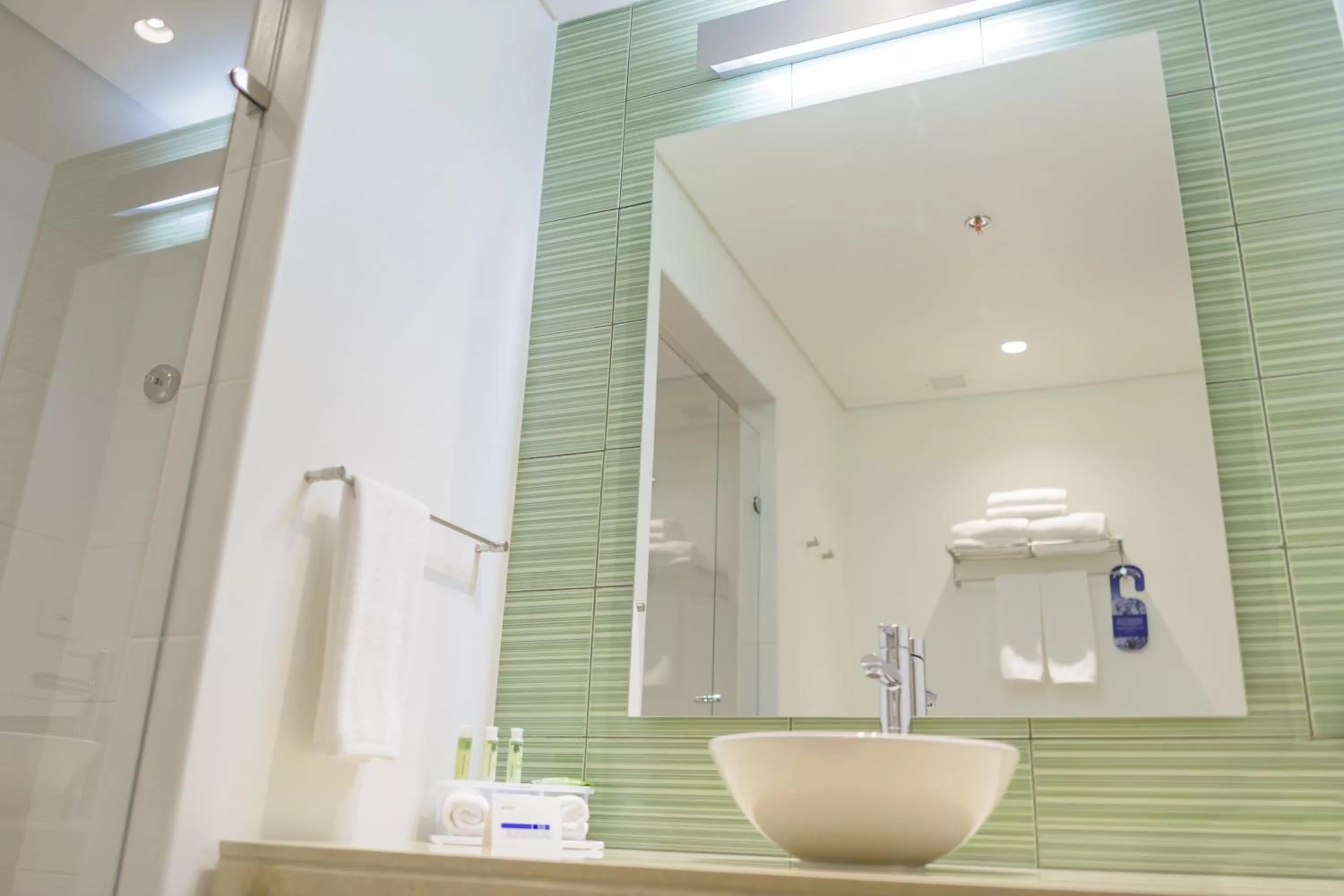 Bathroom in Holiday Inn Express - Cartagena Bocagrande by IHG